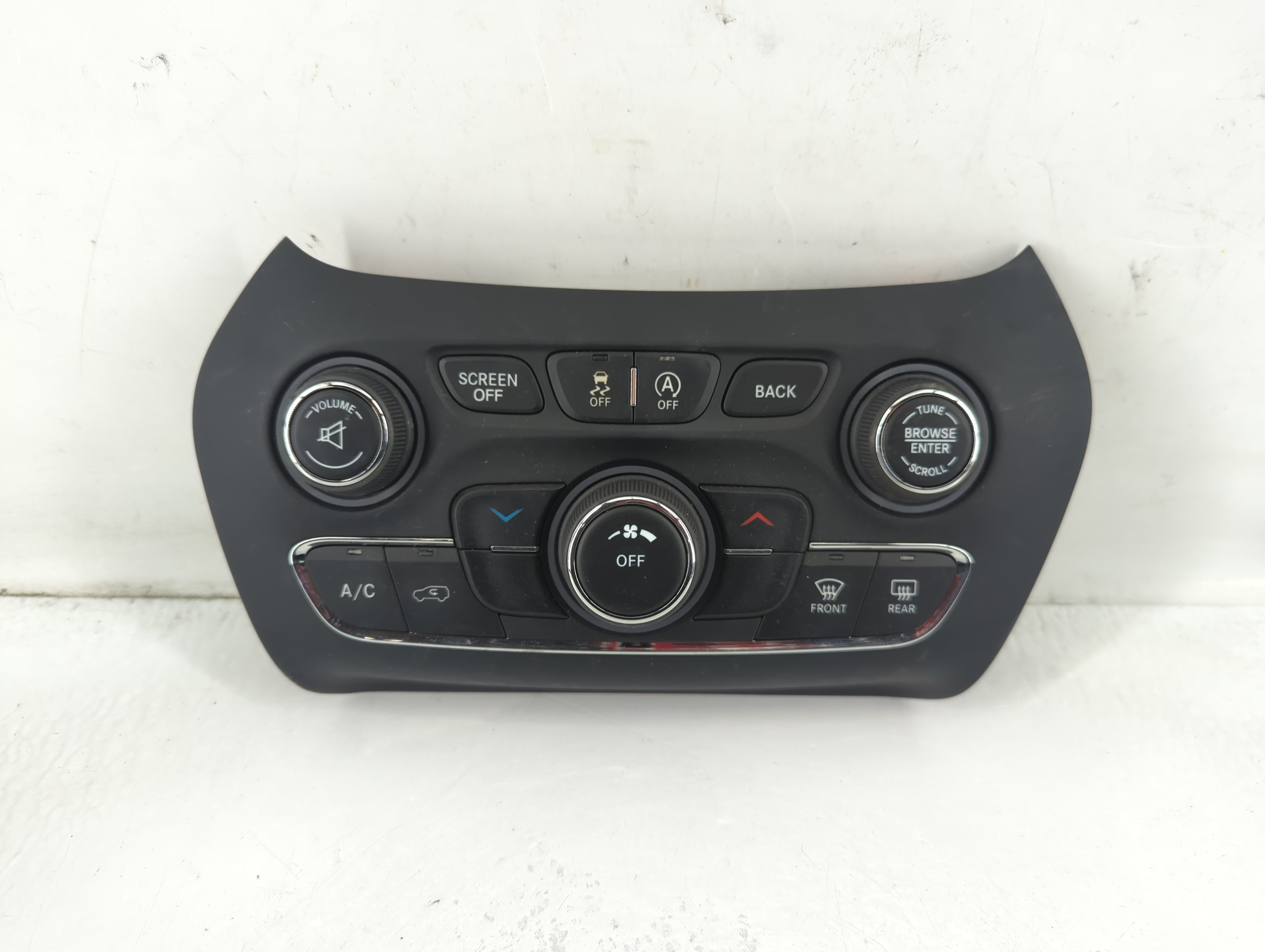 2015-2018 Jeep Cherokee Ac Heater Climate Control 68293523ac 844750 - Oemusedautoparts1.com