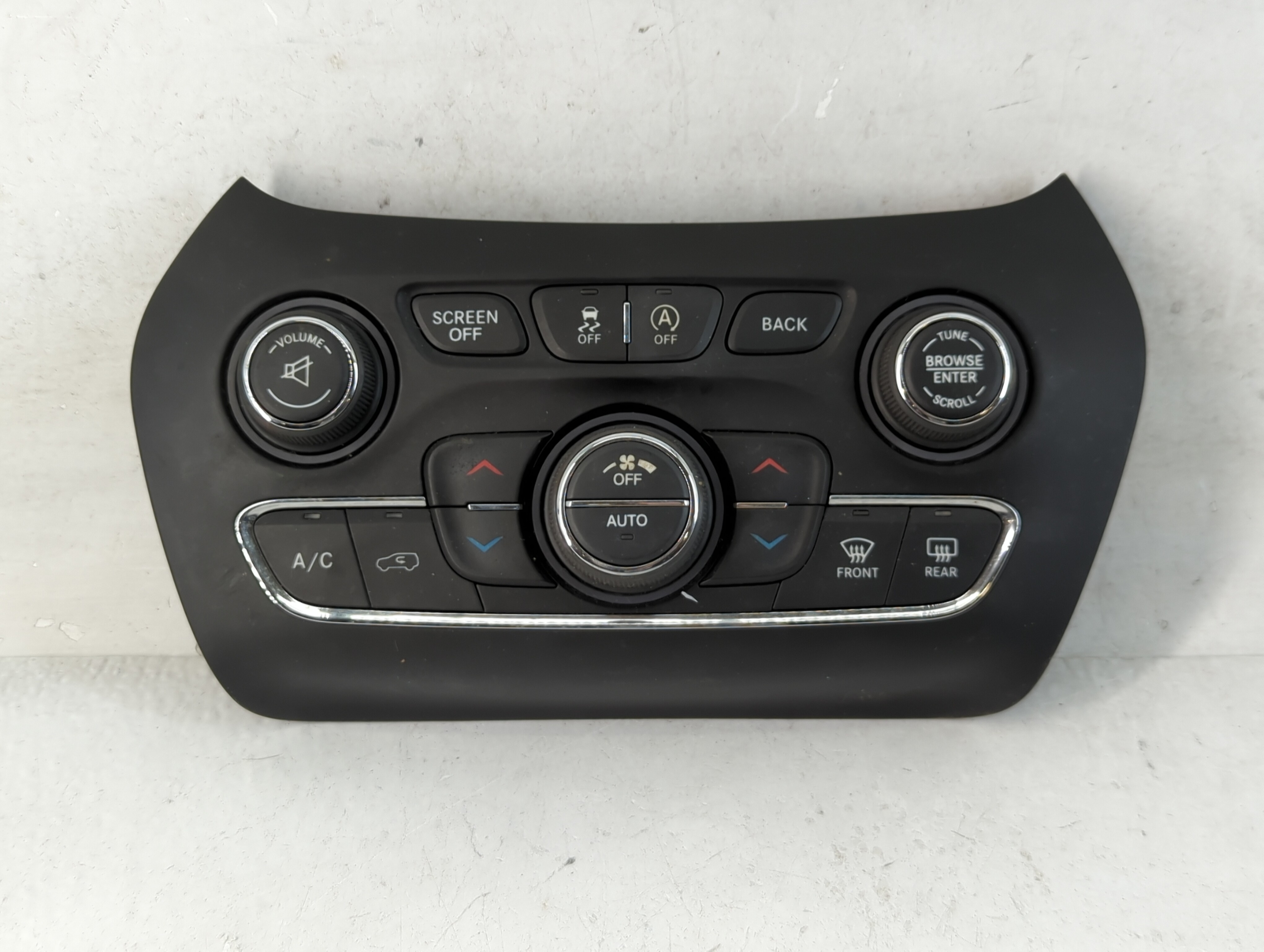 2015-2018 Jeep Cherokee Ac Heater Climate Control 68249522ab 844781 - Oemusedautoparts1.com