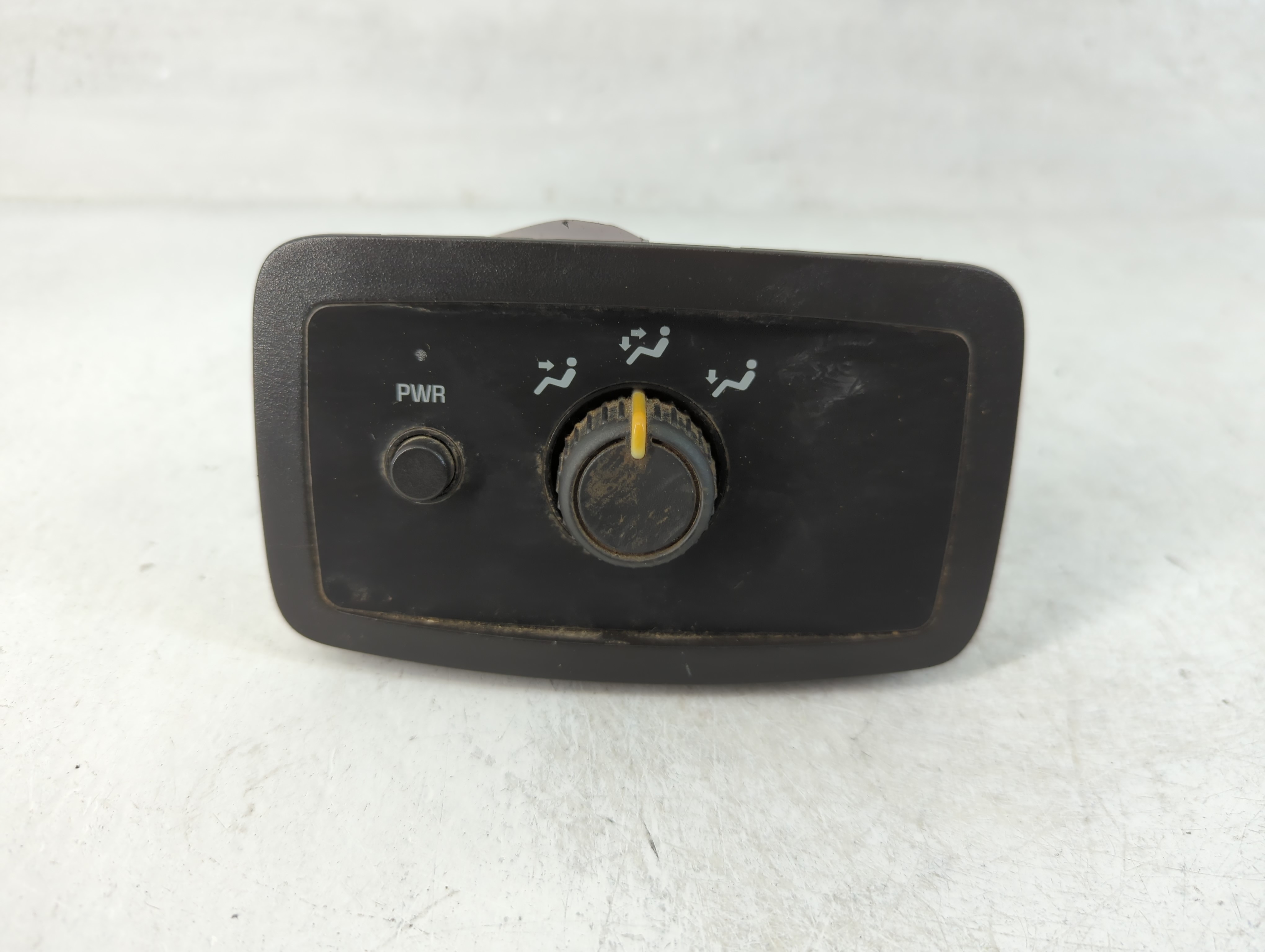 2002-2009 Chevrolet Trailblazer Ac Heater Climate Control 15095235 844784 - Oemusedautoparts1.com