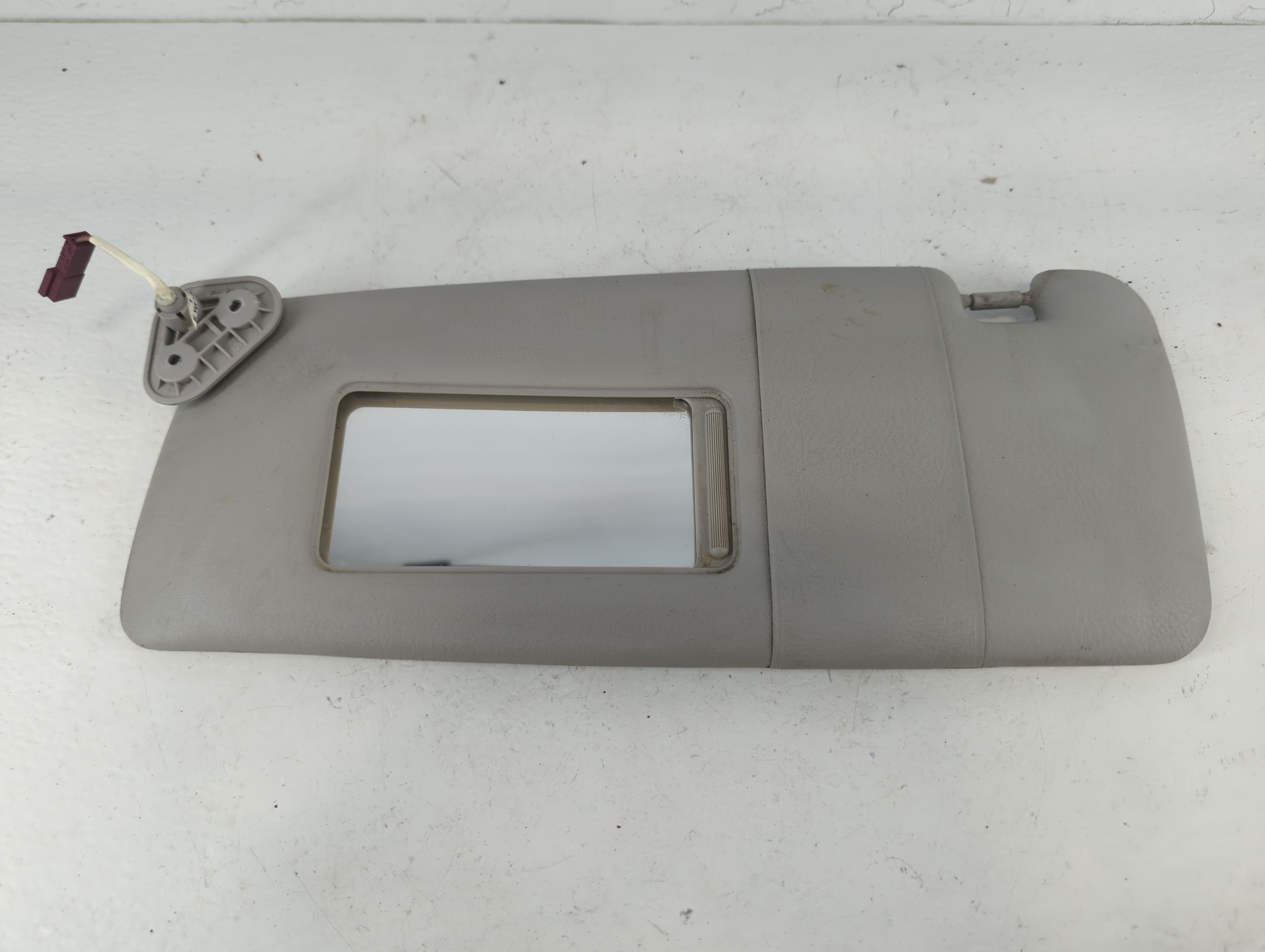 Picture of 2001-2006 Bmw 330i Driver Sun Visor Mirror Left Sunvisor 844801