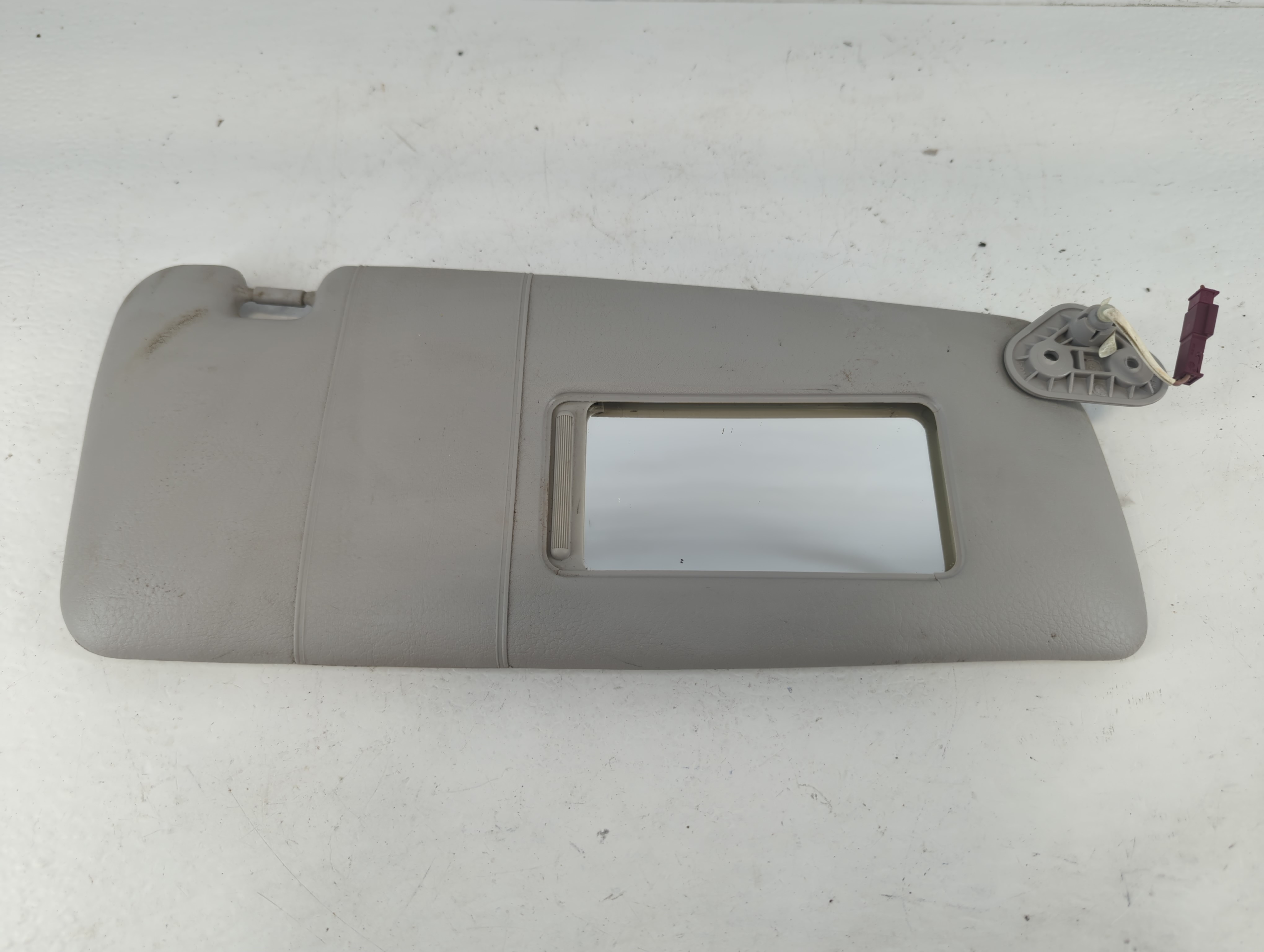 Picture of 2001-2006 Bmw 330i Passenger Sun Visor Mirror Right Sunvisor Grey 844802