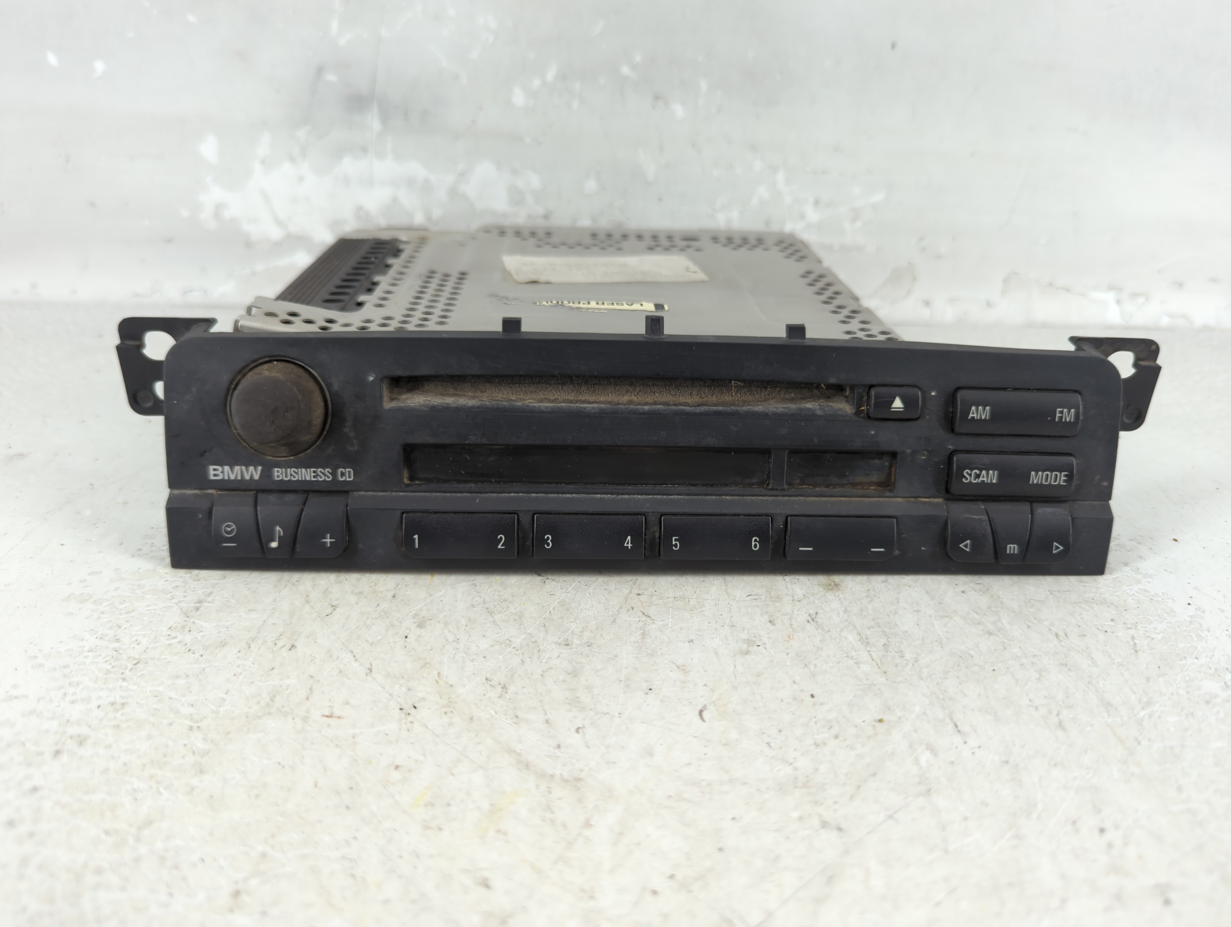 2005-2005 Bmw 330i Am Fm Cd Player Radio Receiver 844811 - Oemusedautoparts1.com