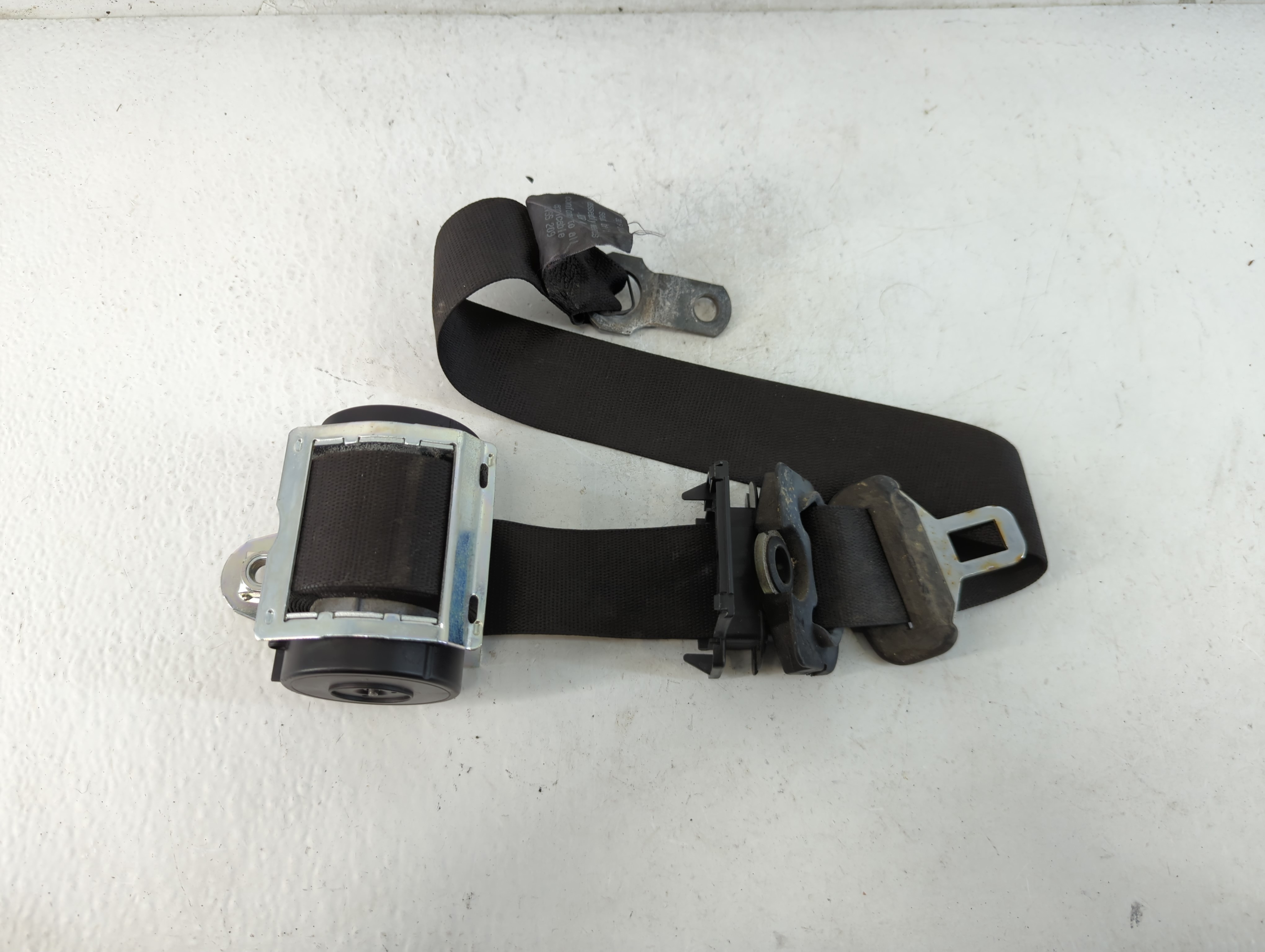 2001-2006 Bmw 330i Driver Seatbelt Buckle 844832 - Oemusedautoparts1.com