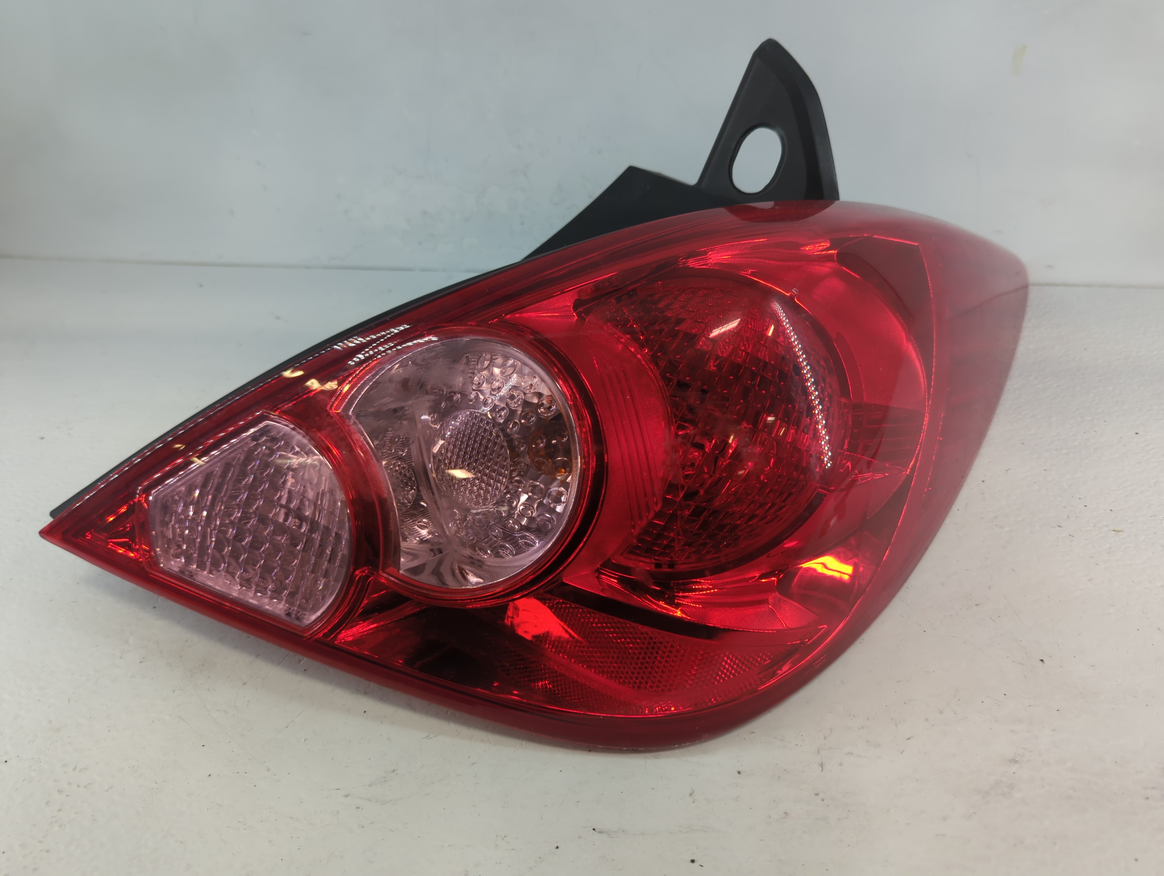 Picture of 2007-2011 Nissan Versa Passenger Right Side Tail Light Taillight Oem 844877