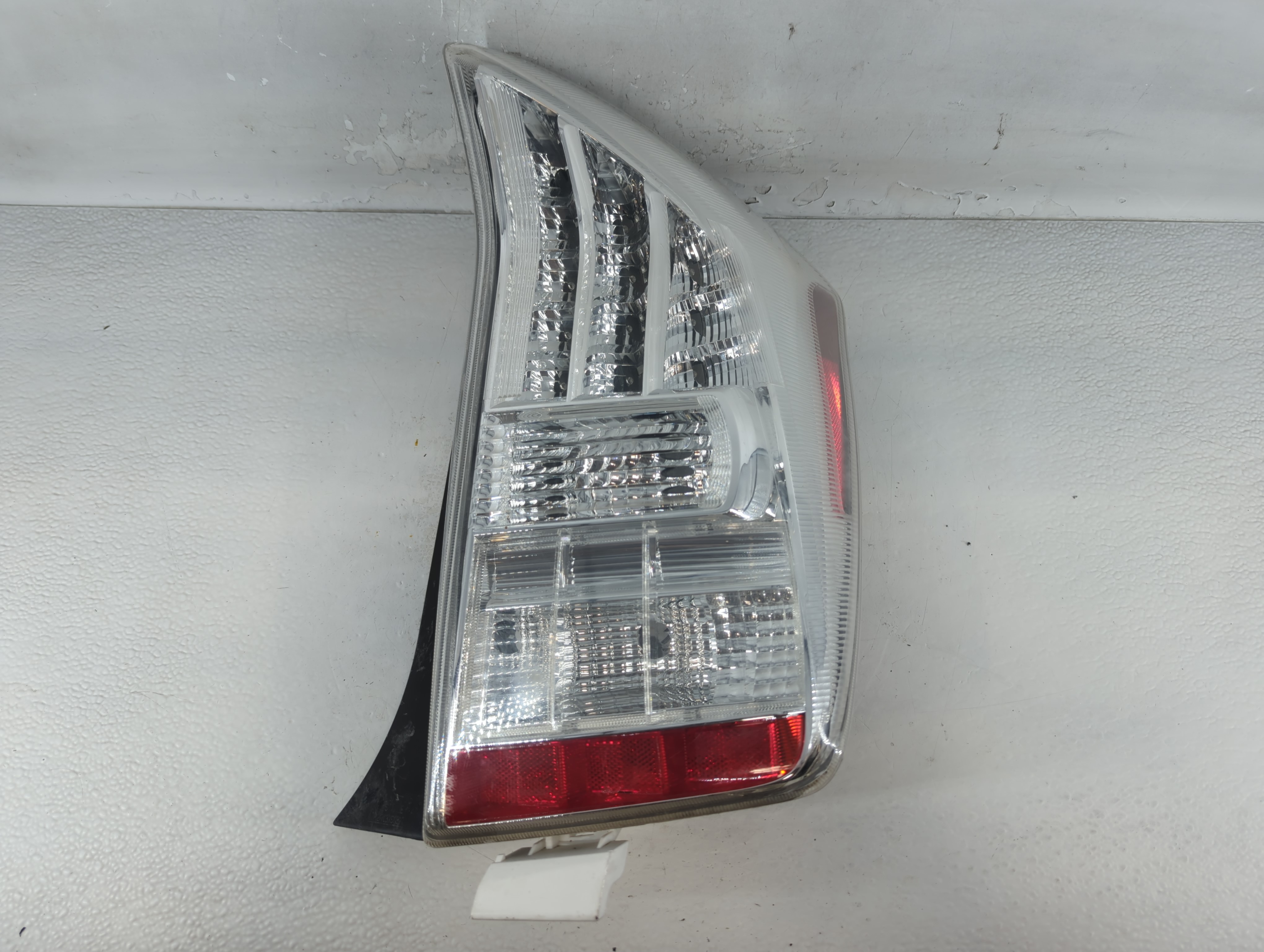 Picture of 2010-2011 Toyota Prius Passenger Right Side Tail Light Taillight Oem 845444