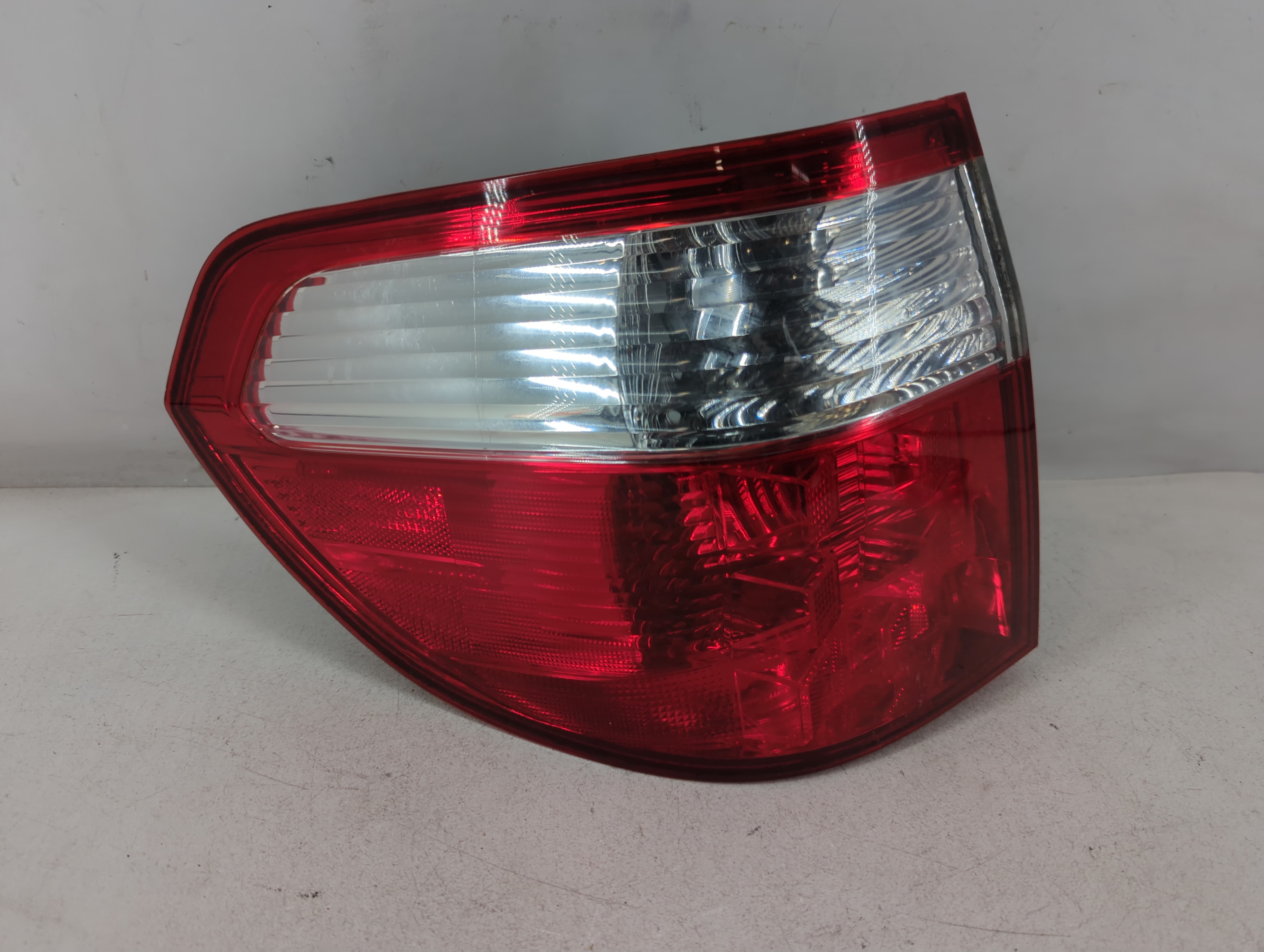 Picture of 2007-2007 Honda Odyssey Driver Left Side Tail Light Taillight Oem 845724
