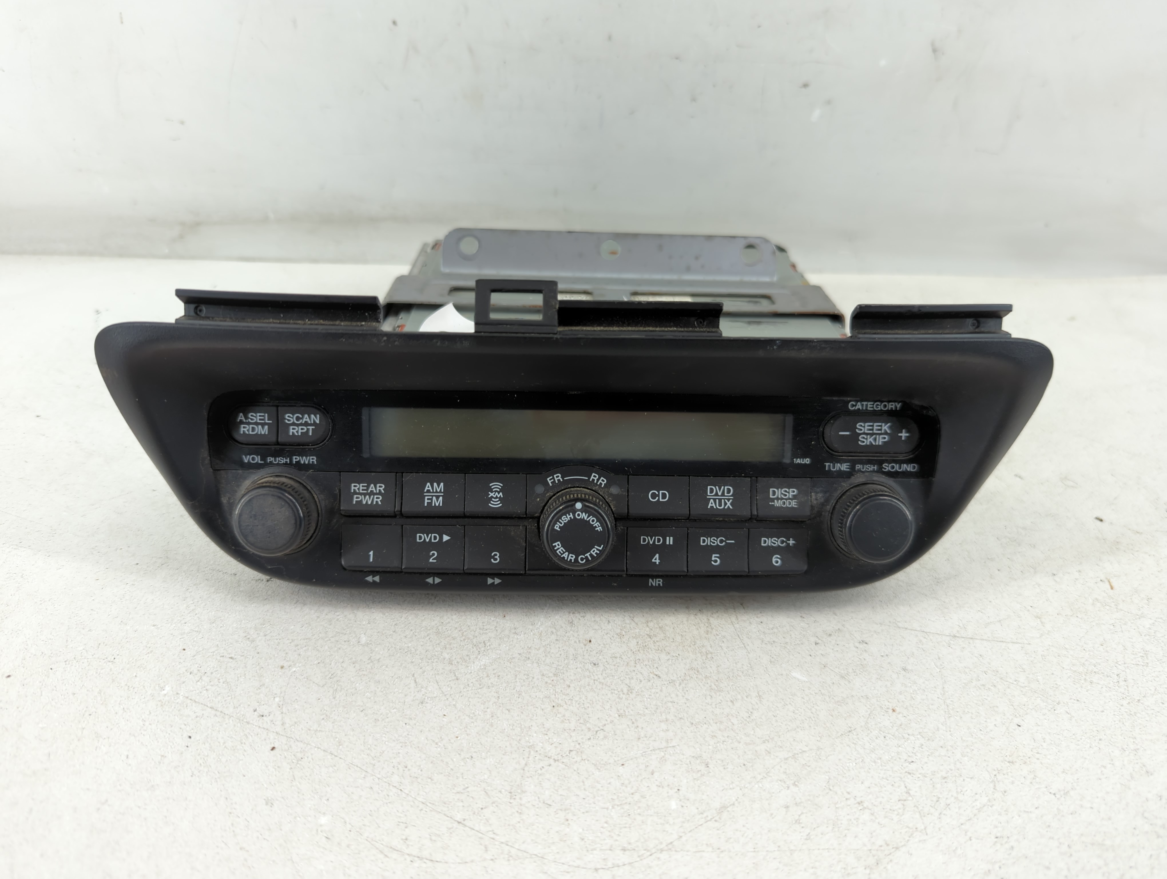 Picture of 2005-2007 Honda Odyssey Am Fm Cd Player Radio Receiver 845729