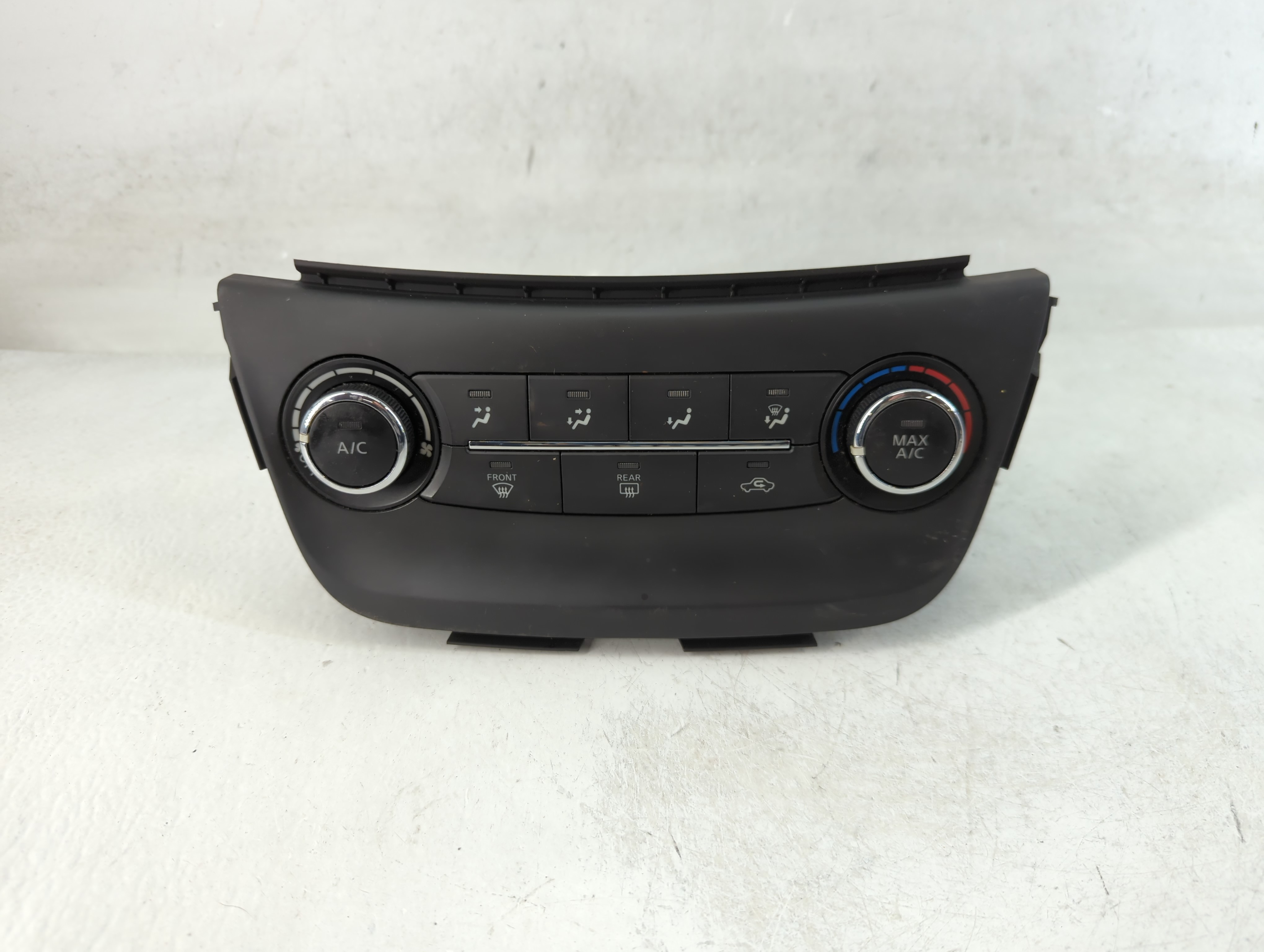 Chevrolet Avalanche 1500 Ac Heater Climate Control 275004at2a 845782 - Oemusedautoparts1.com