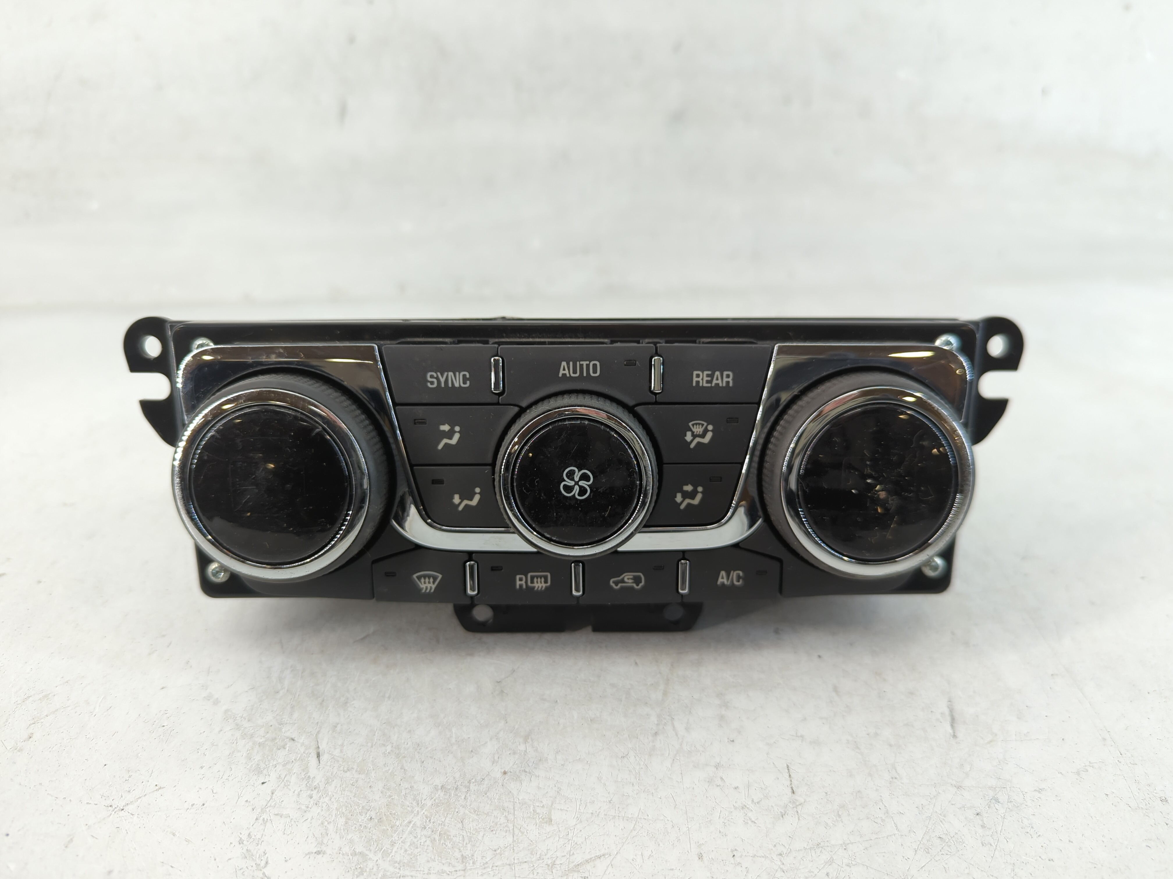 2013-2017 Chevrolet Traverse Ac Heater Climate Control 23251326 845791 - Oemusedautoparts1.com