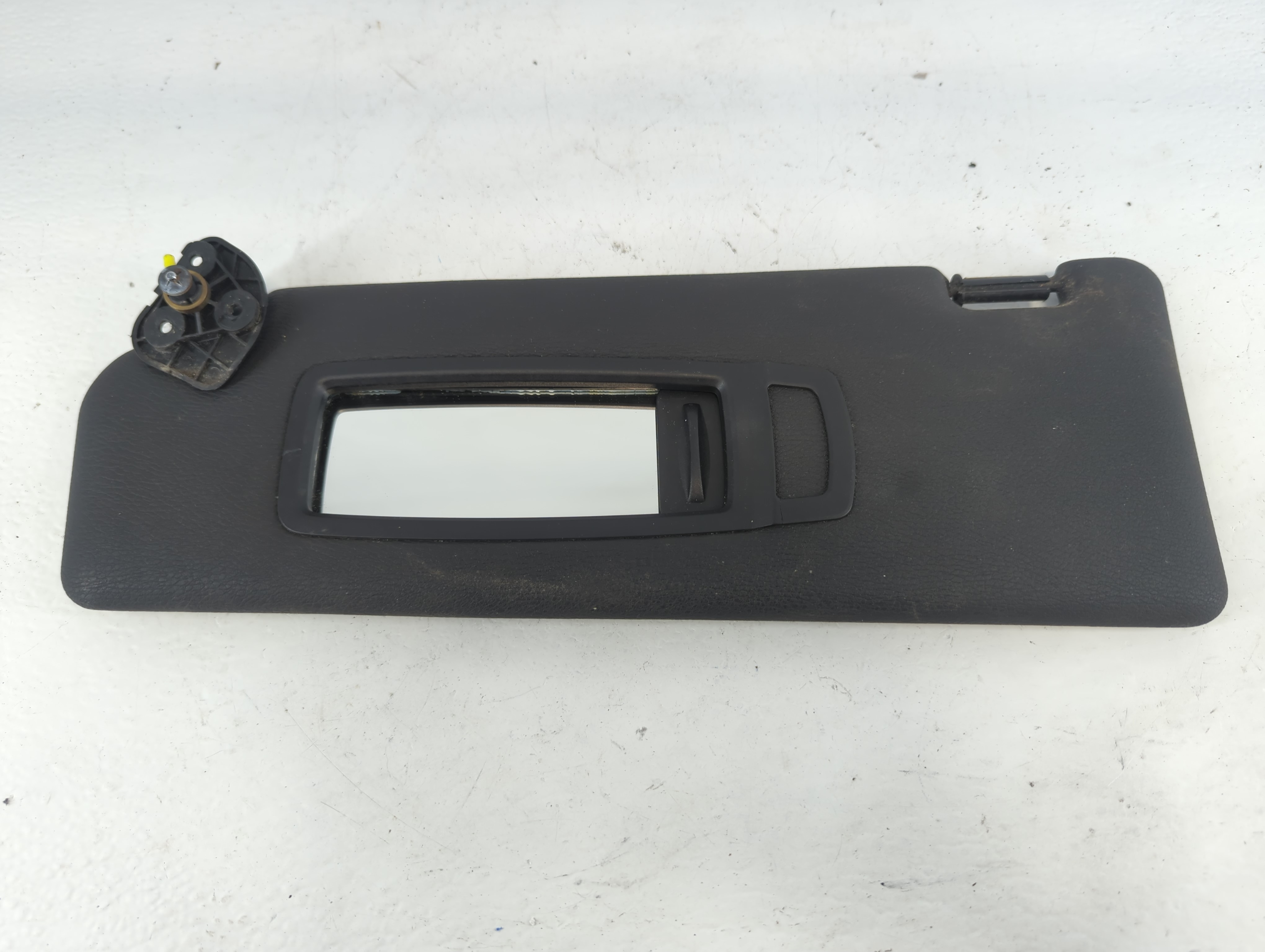 Picture of 2005-2007 Chevrolet Trailblazer Driver Sun Visor Mirror Left Sunvisor 845801