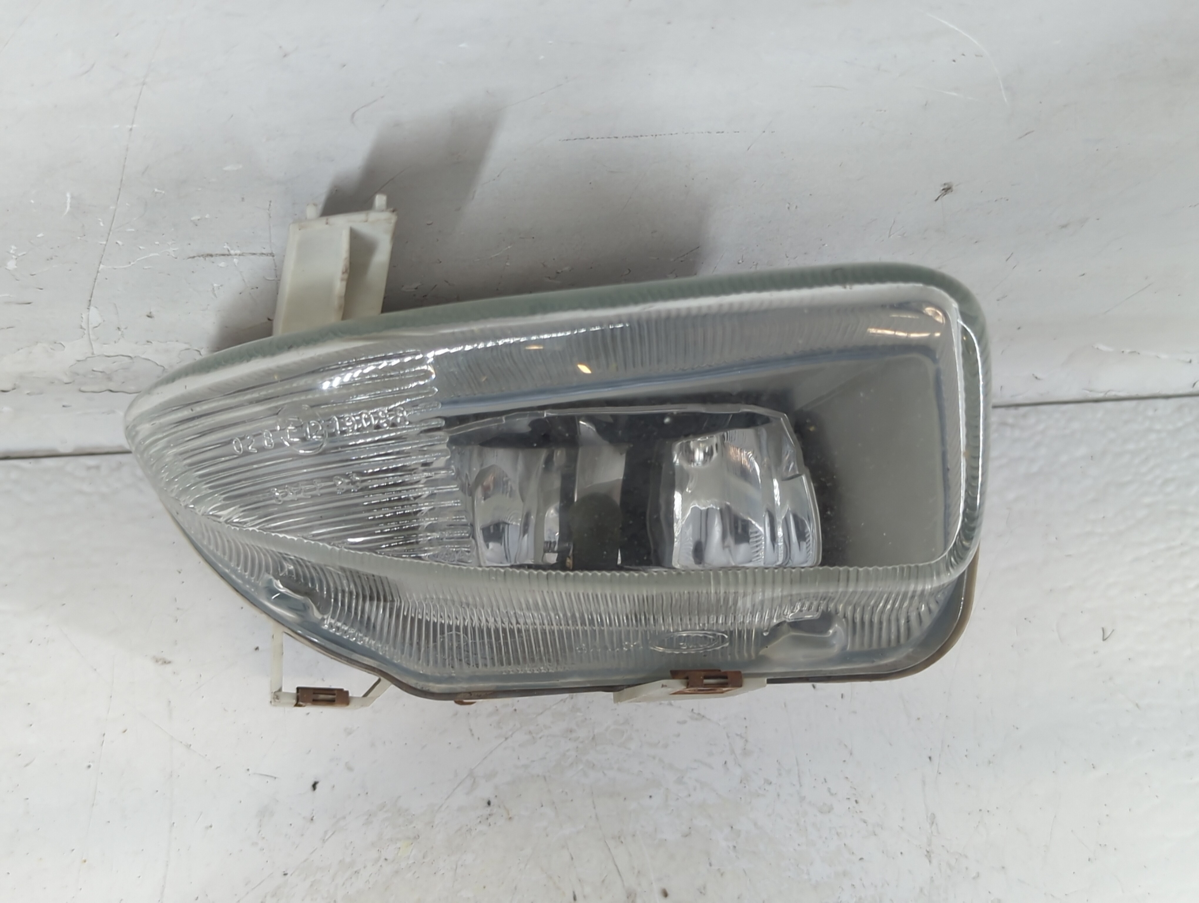 Picture of Volvo Volvo 90 Series Passenger Right Oem Head Light Headlight Lamp 845877