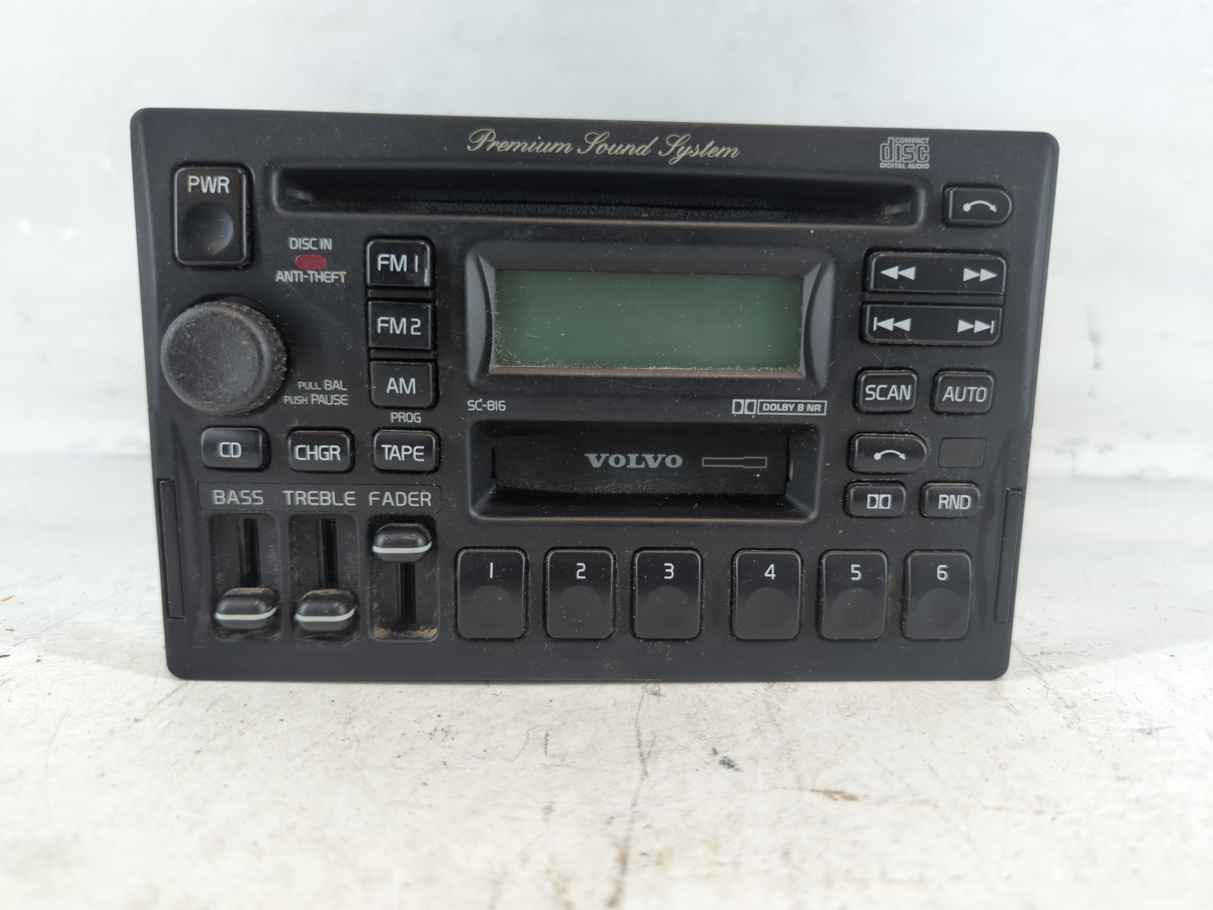 Picture of Volvo Volvo 90 Series Am Fm Cd Player Radio Receiver 845885