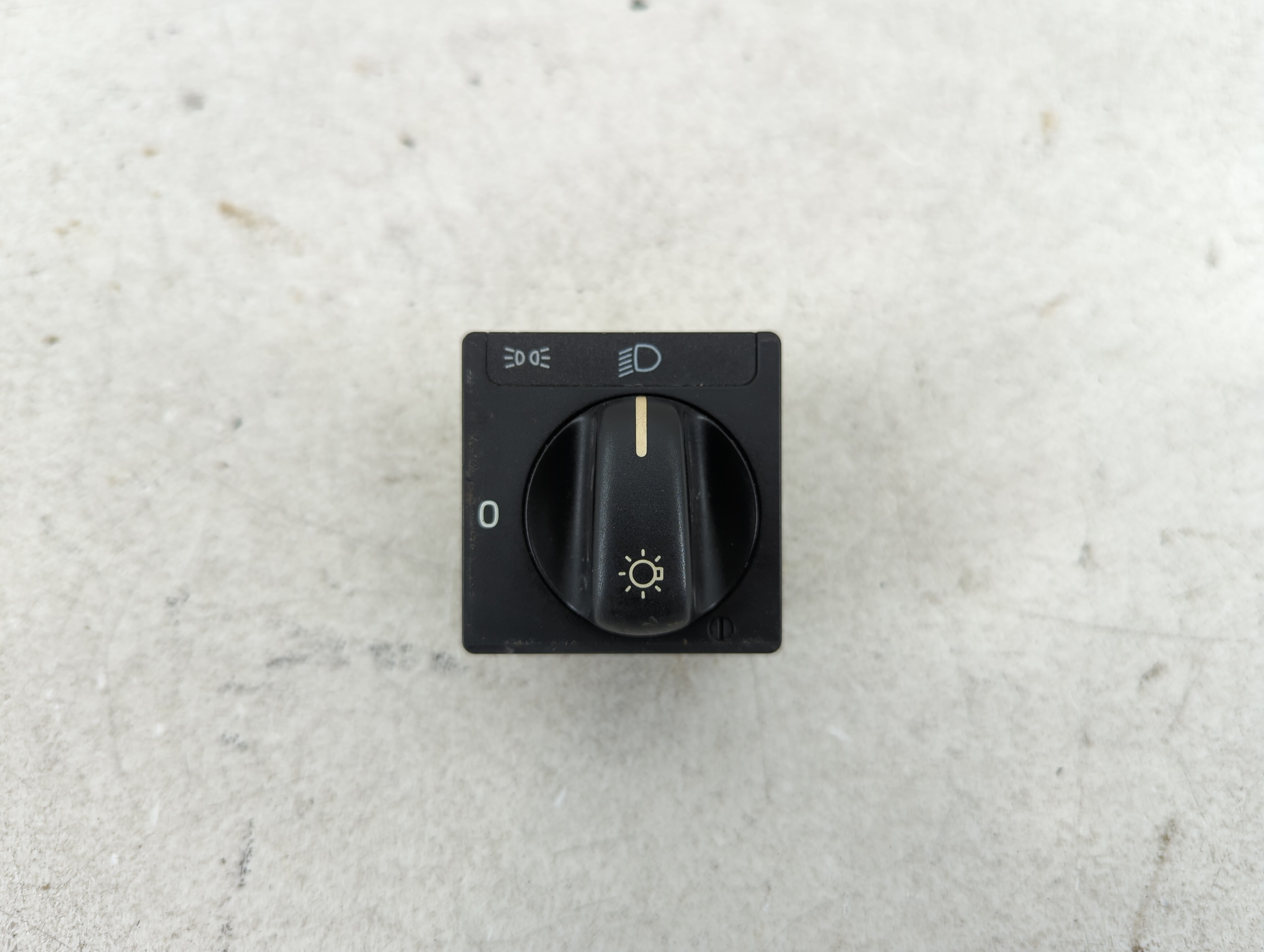 Picture of 1998 Volvo Volvo 90 Series Headlight Head Light Switch Lamp Control 845923