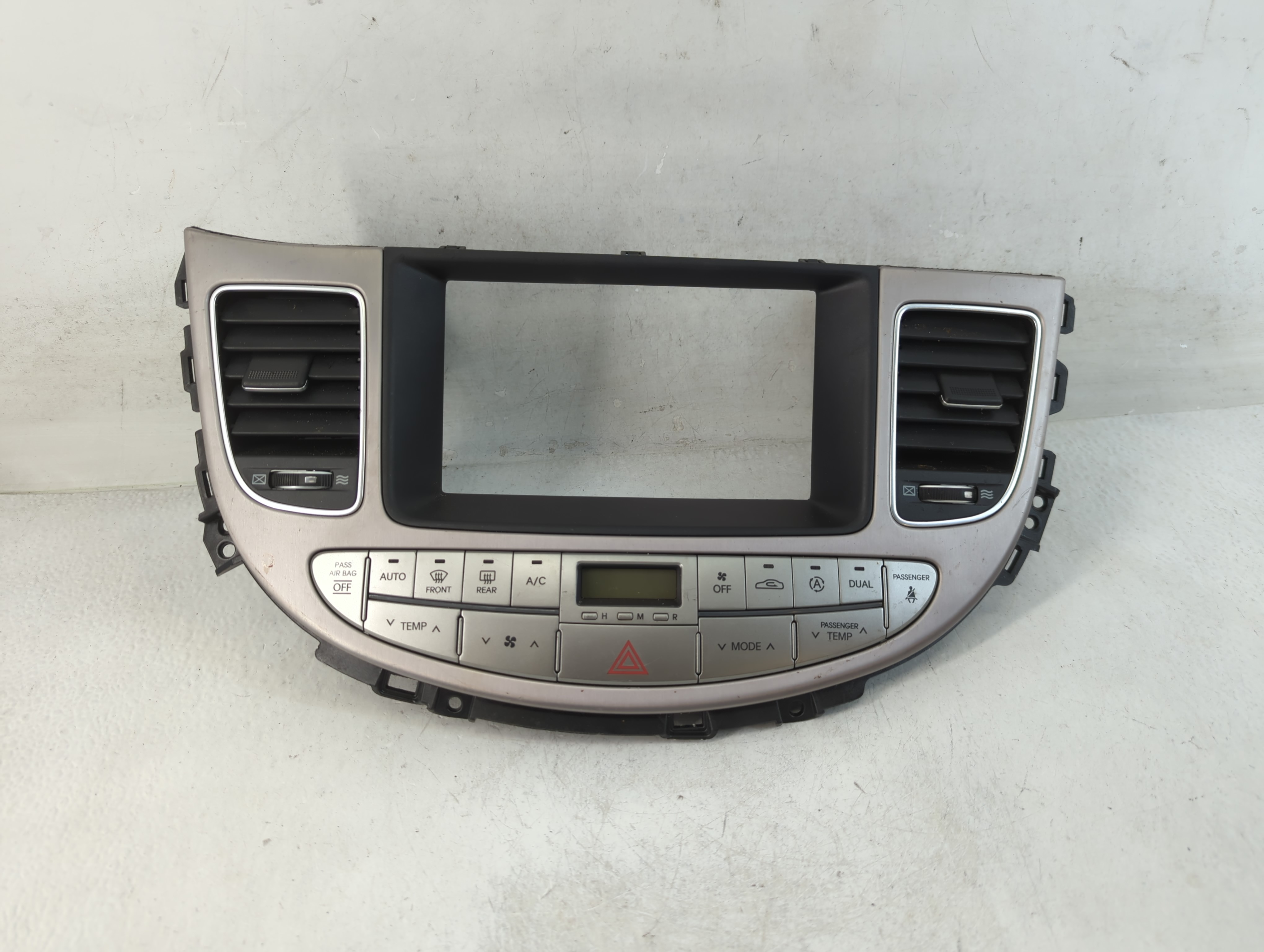 Picture of 2009-2014 Hyundai Genesis Ac Heater Climate Control 97250-3m700|git072 845941
