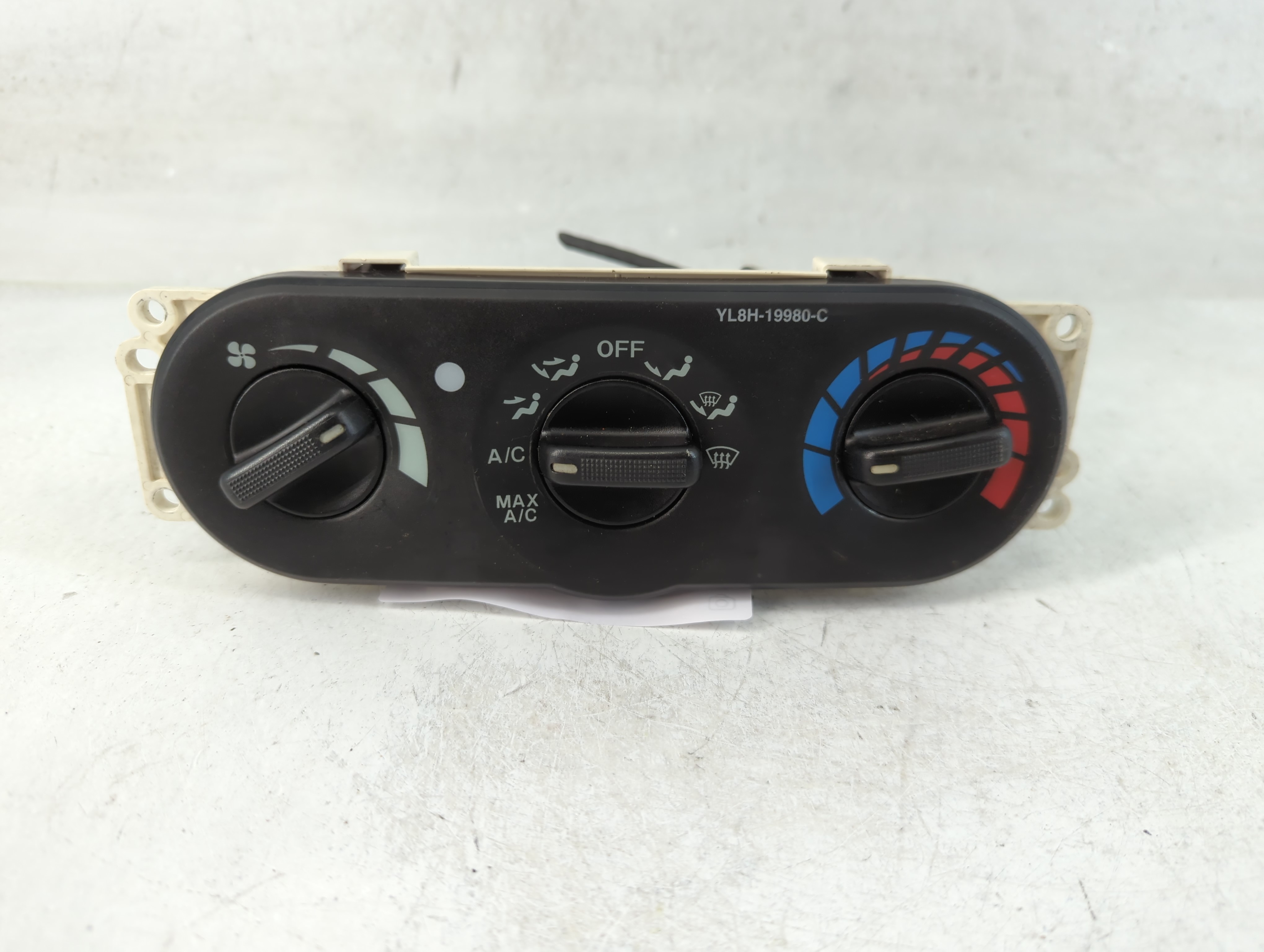 Picture of 2001-2004 Mazda Tribute Ac Heater Climate Control 845951