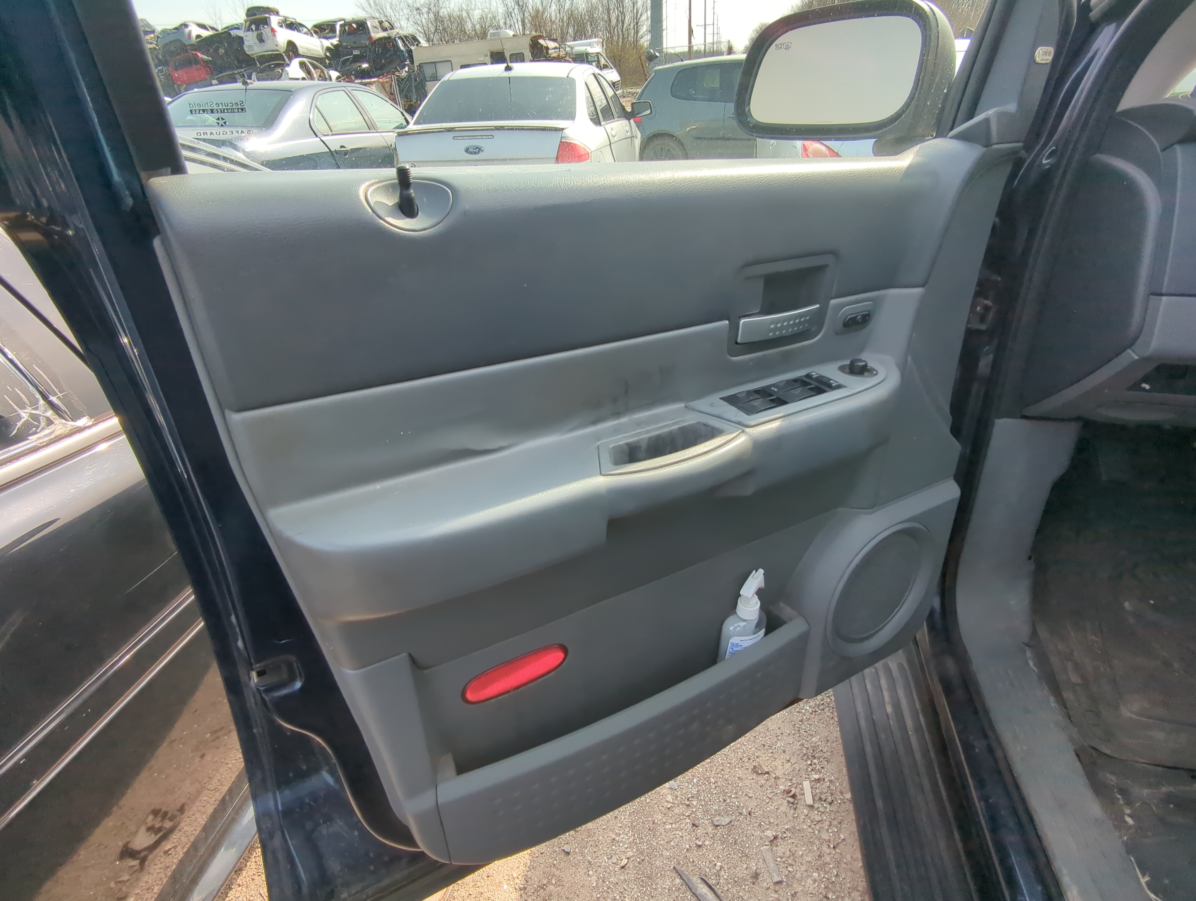 Picture of 2005 Dodge Durango Front Left Driver Interior Door Panel Trim 846282