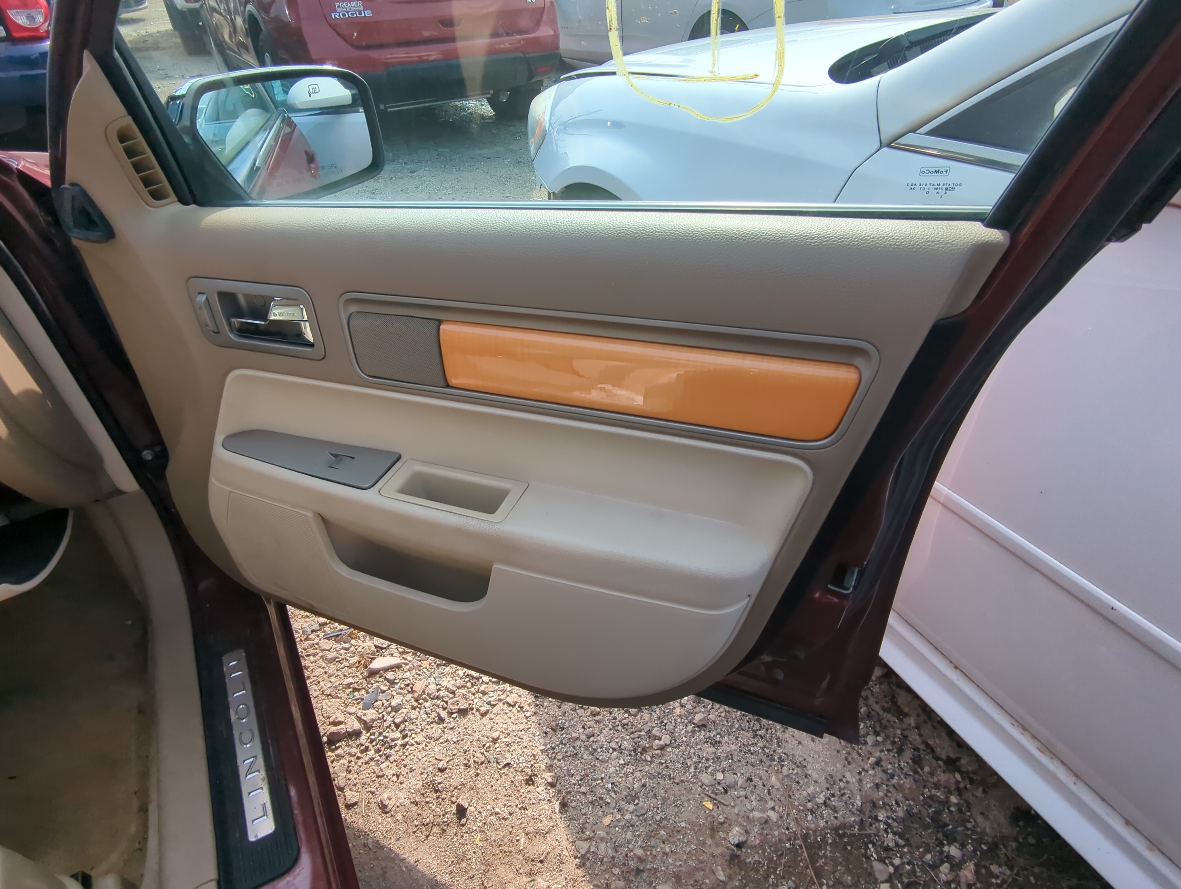 Picture of 2007 Lincoln Mkz Front Right Passenger Interior Door Panel Trim 846482