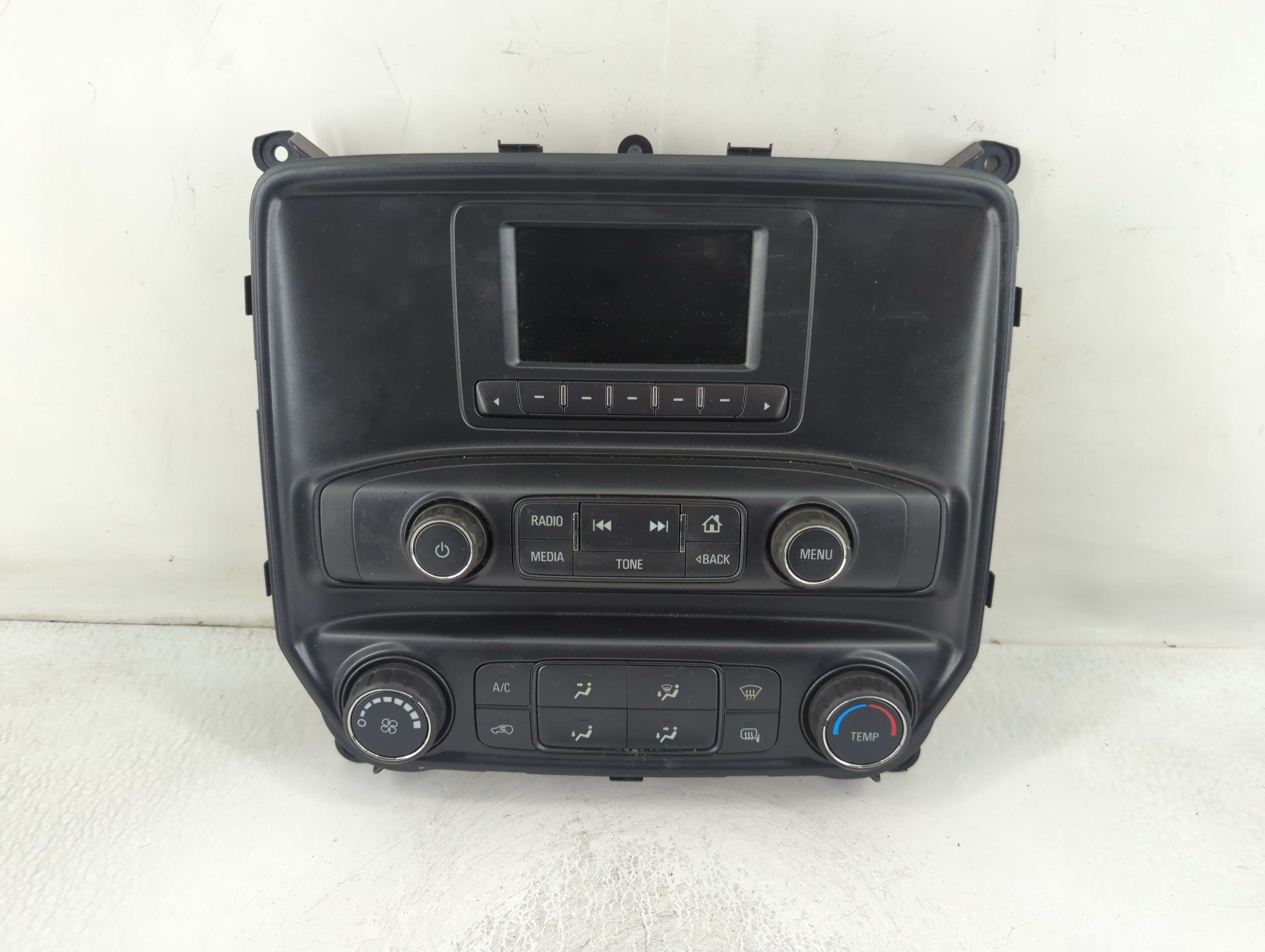 2016-2016 Chevrolet Silverado 1500 Am Fm Cd Player Radio Receiver 846731 - Oemusedautoparts1.com