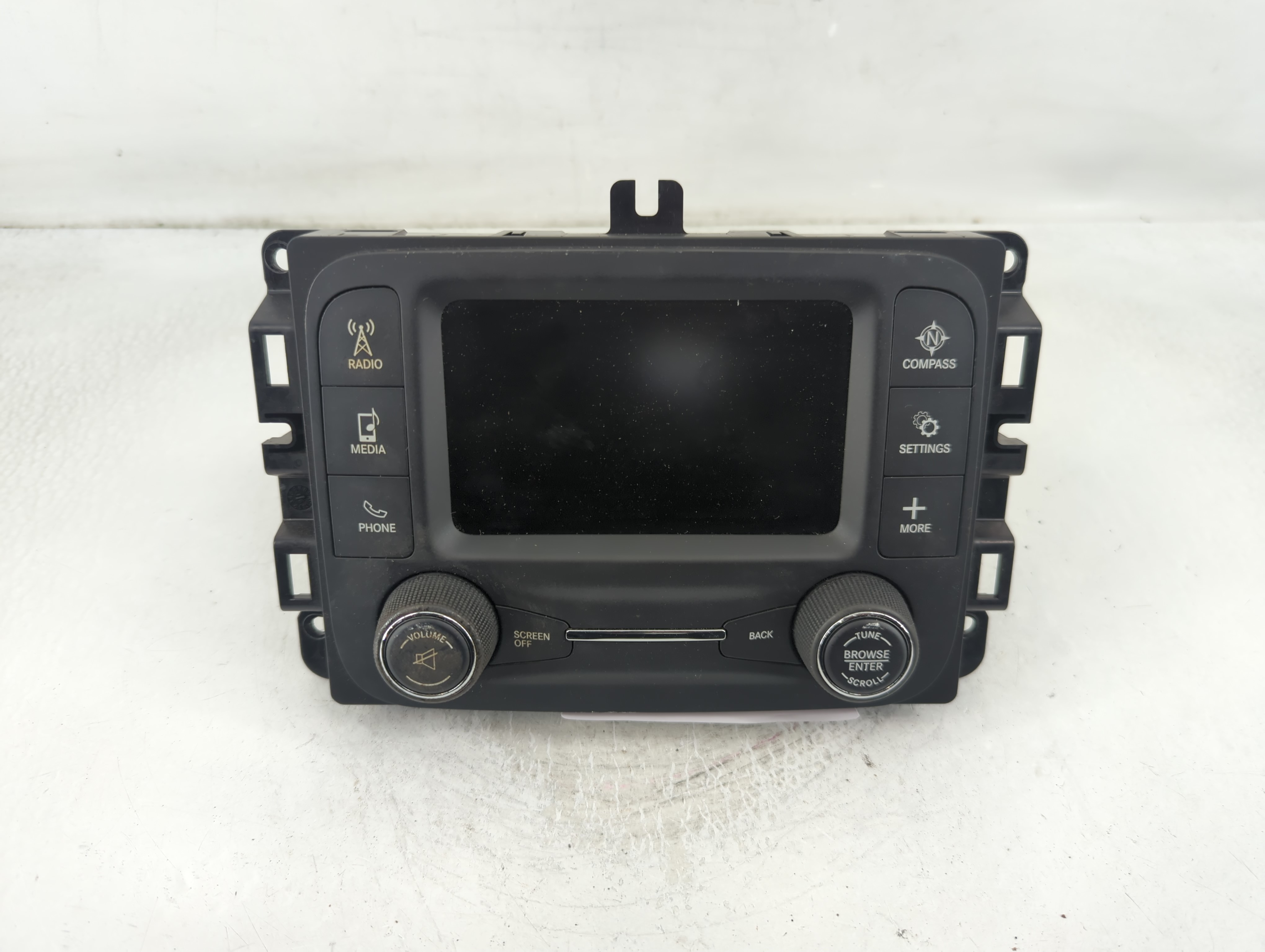 2017-2017 Jeep Cherokee Am Fm Cd Player Radio Receiver 846798 - Oemusedautoparts1.com