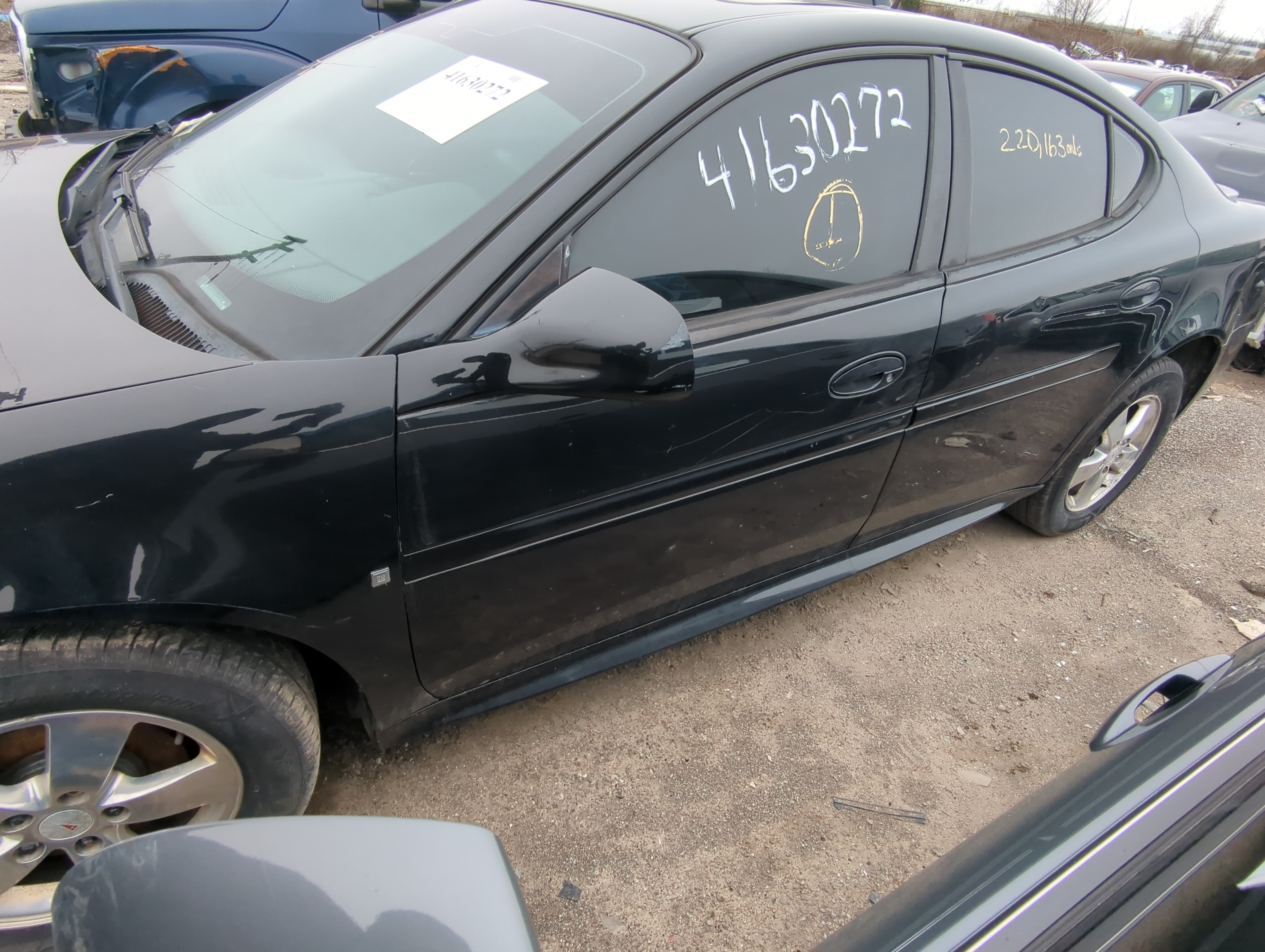 Picture of 2004-2008 Pontiac Grand Prix Driver Front Door Oem 847012