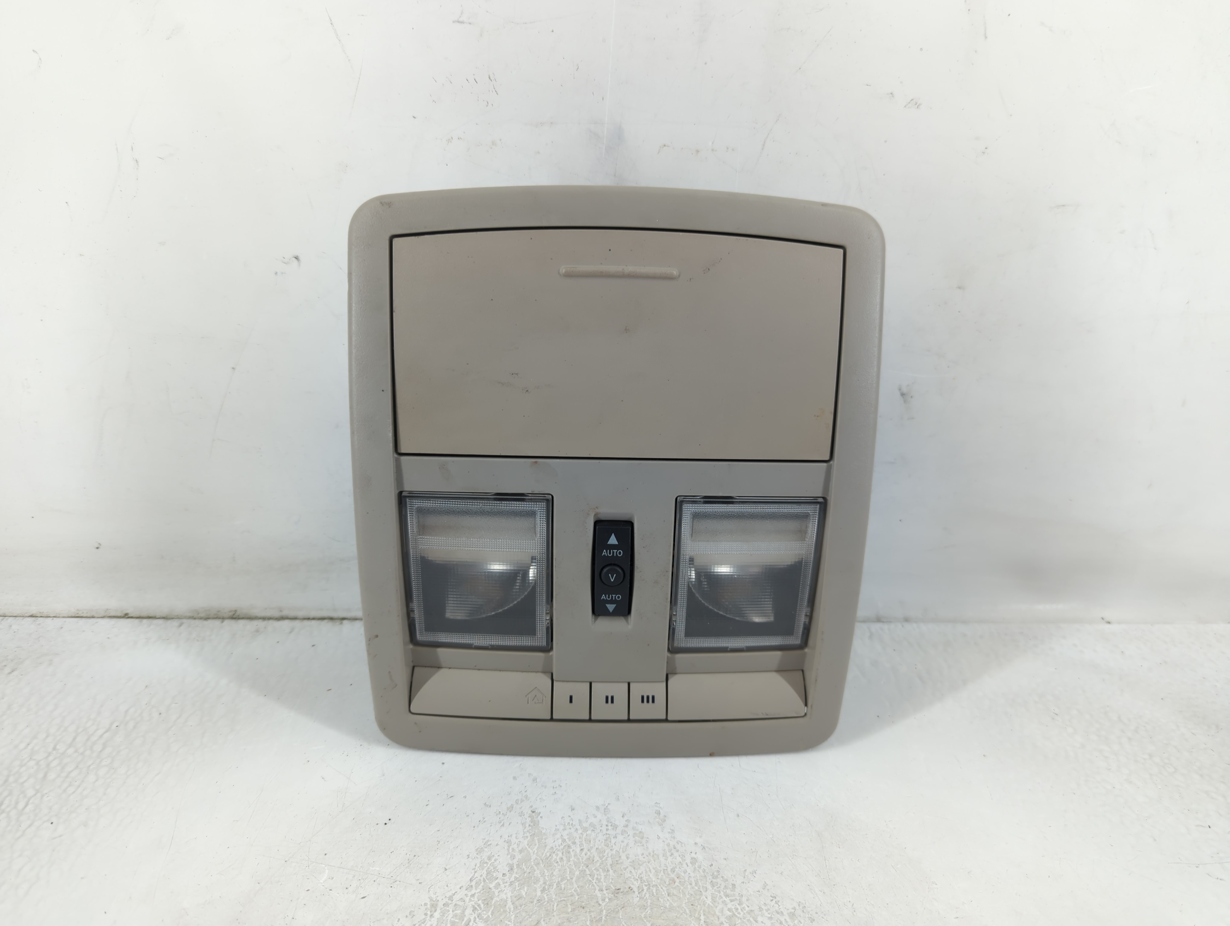 2010 Jeep Grand Cherokee Overhead Roof Console 847328 - Oemusedautoparts1.com