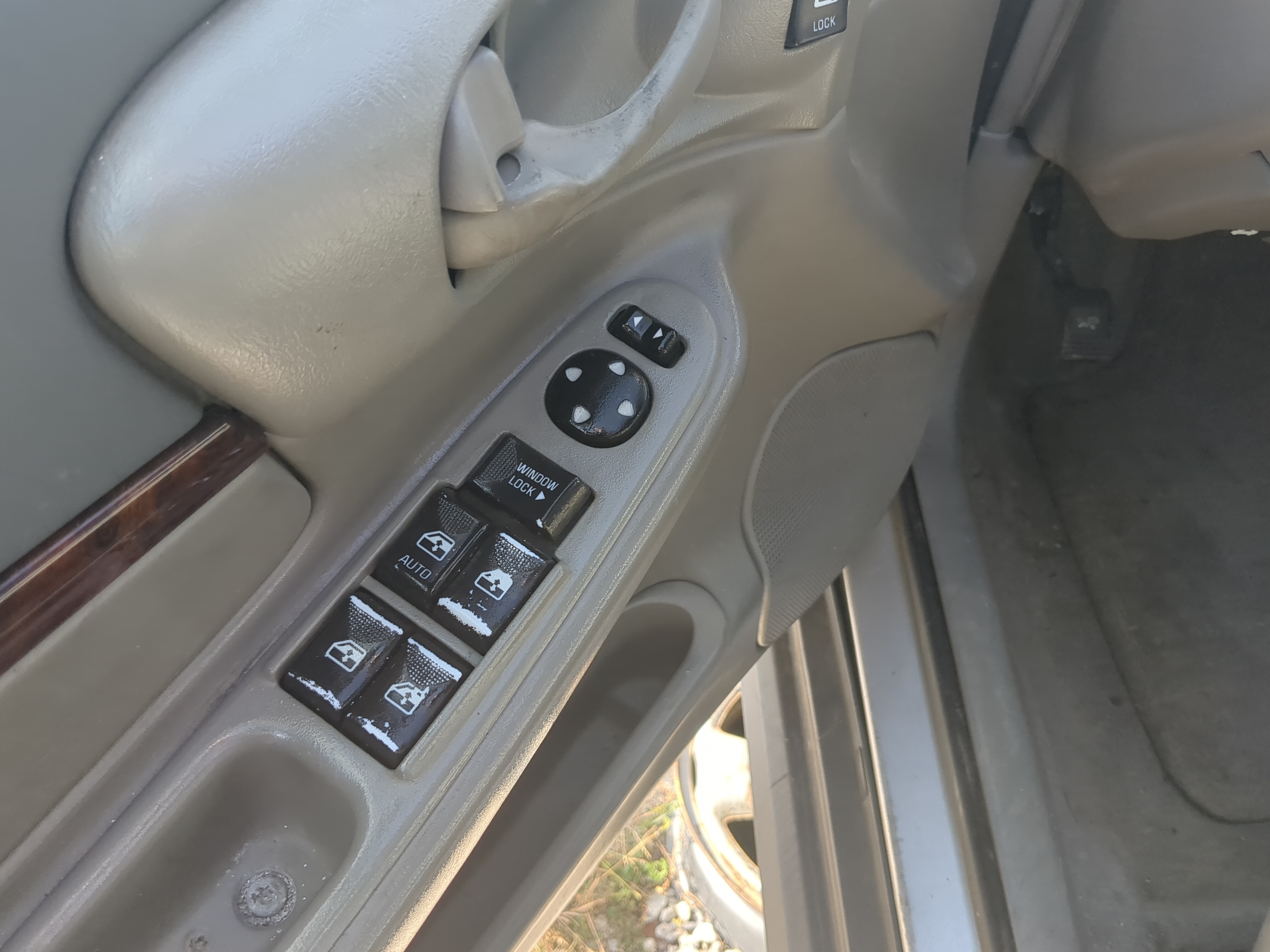 2000-2016 Chevrolet Impala Driver Left Door Master Power Window Switch 847356 - Oemusedautoparts1.com