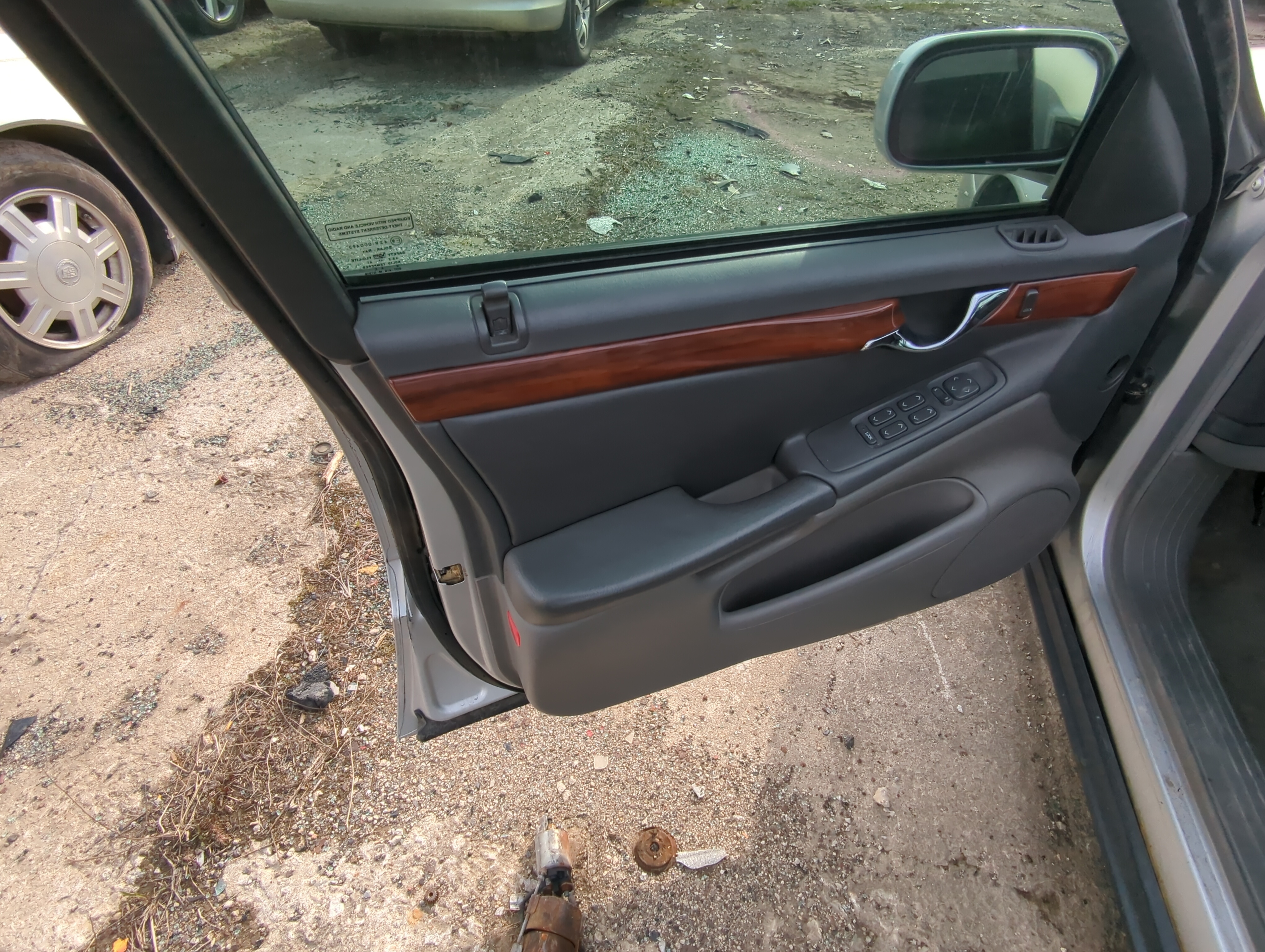 Picture of 2001 Cadillac Deville Front Left Driver Interior Door Panel Trim 847654
