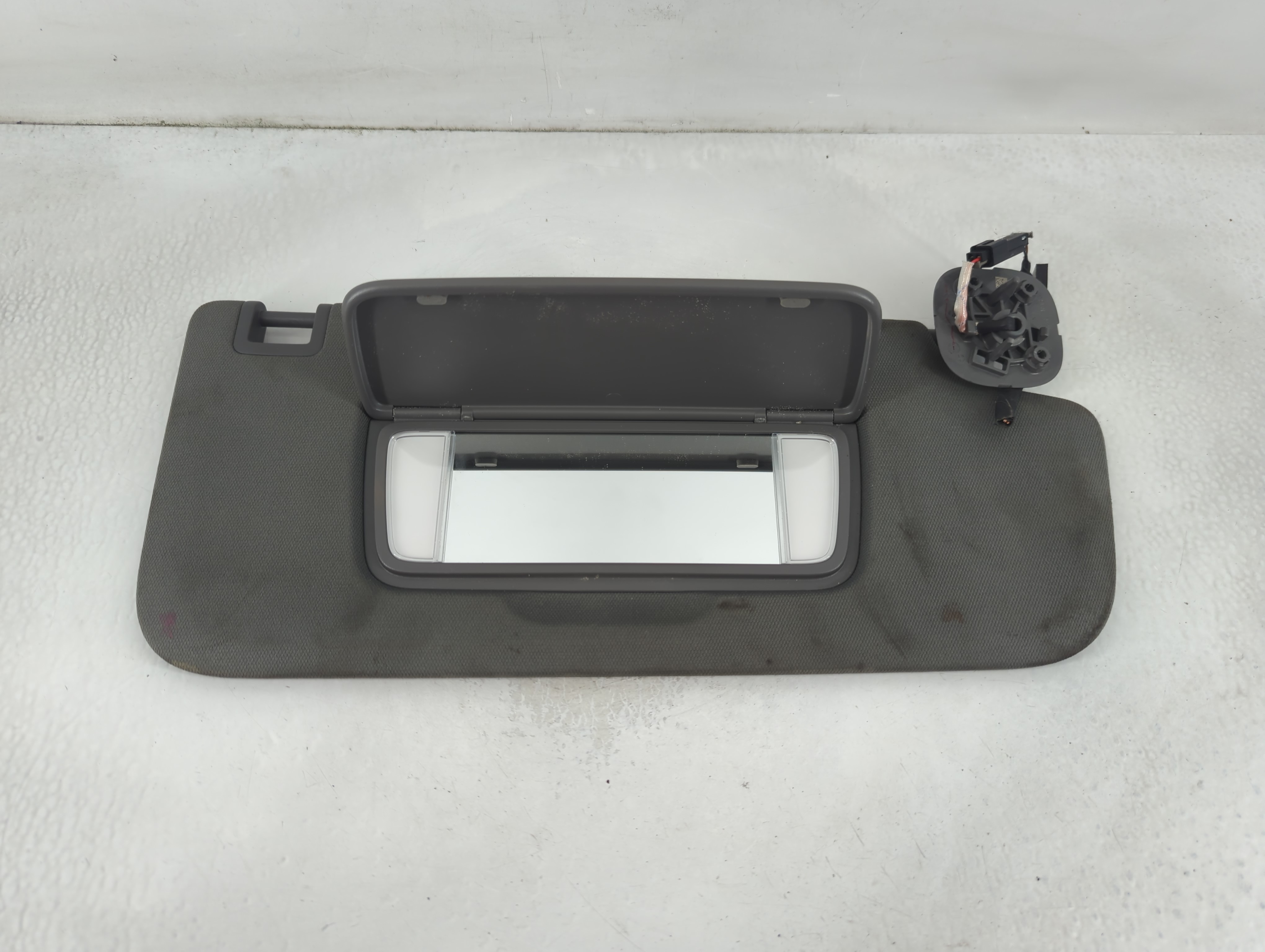 Picture of 2019-2022 Gmc Sierra 1500 Passenger Sun Visor Mirror Right Sunvisor 847710