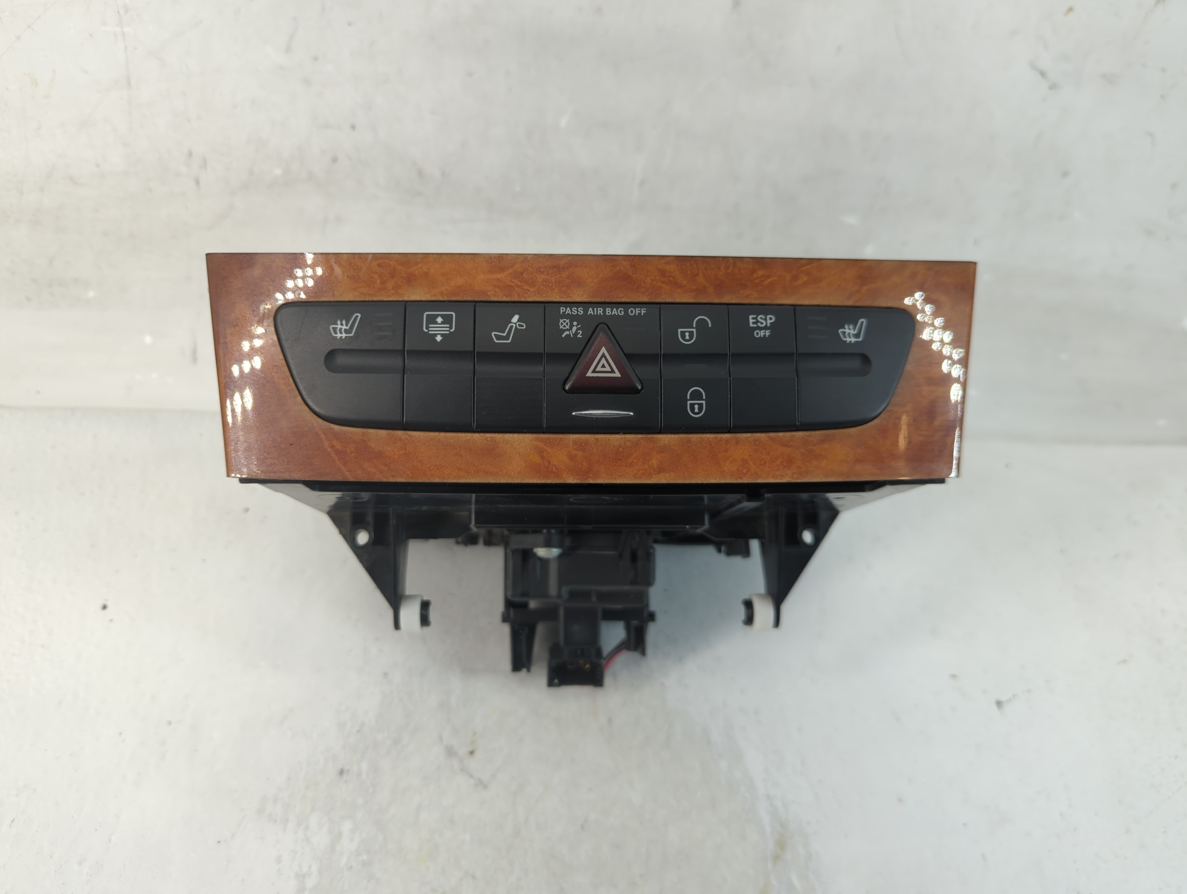 2008-2008 Mercedes-benz E350 Am Fm Cd Player Radio Receiver 847735 - Oemusedautoparts1.com