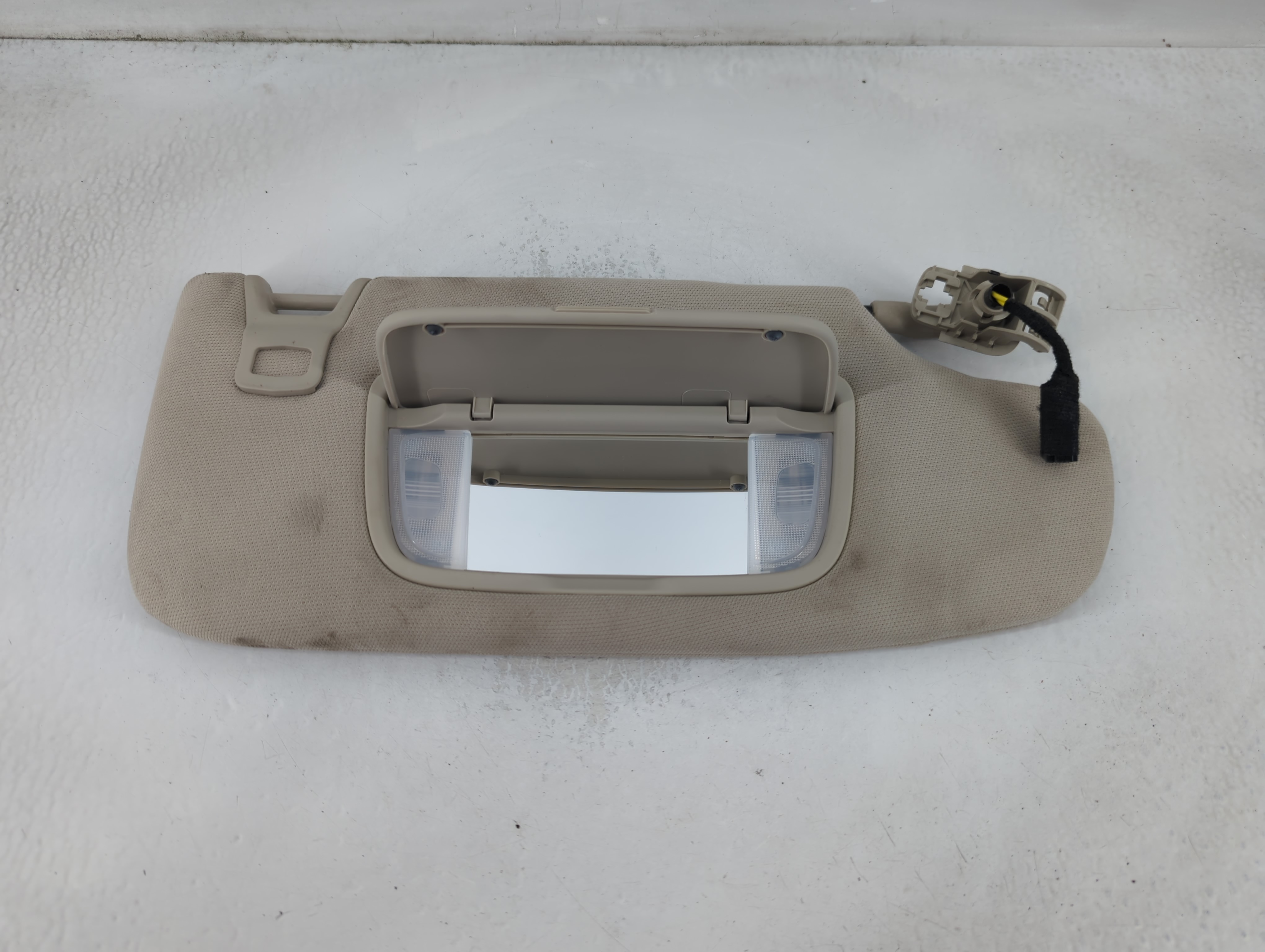 2017-2020 Ford Fusion Passenger Sun Visor Mirror Right Sunvisor Grey 847792 - Oemusedautoparts1.com