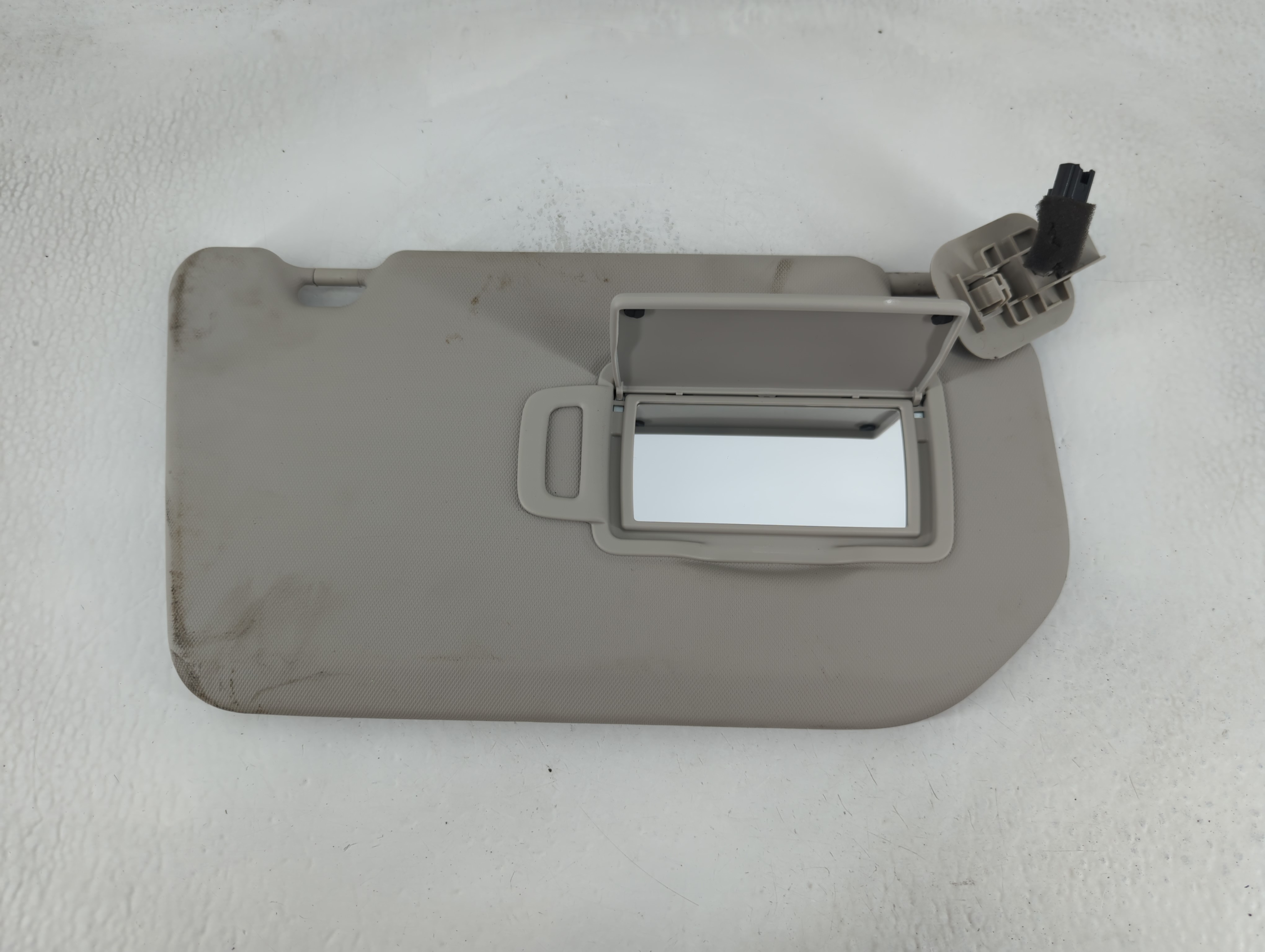 2021-2022 Nissan Rogue Passenger Sun Visor Mirror Right Sunvisor Grey 847794 - Oemusedautoparts1.com
