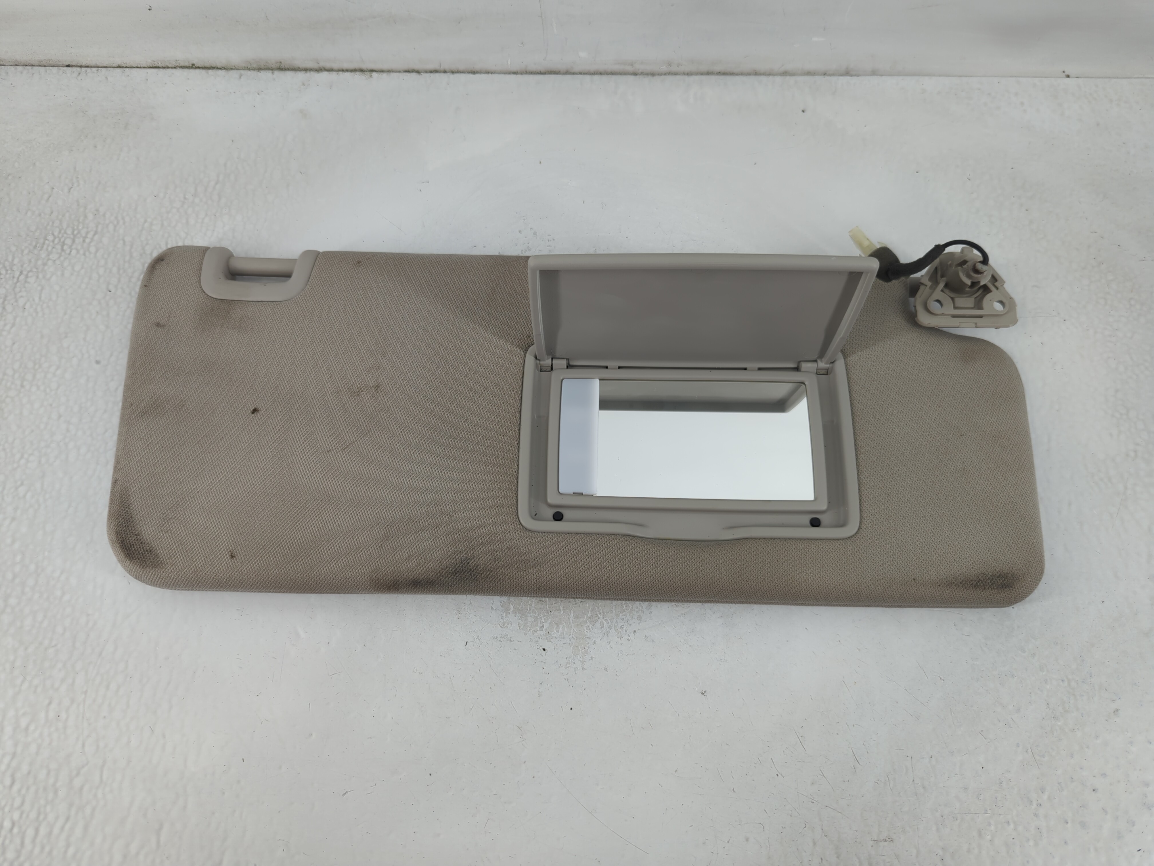 2023 Nissan Titan Passenger Sun Visor Mirror Right Sunvisor Grey 847795 - Oemusedautoparts1.com