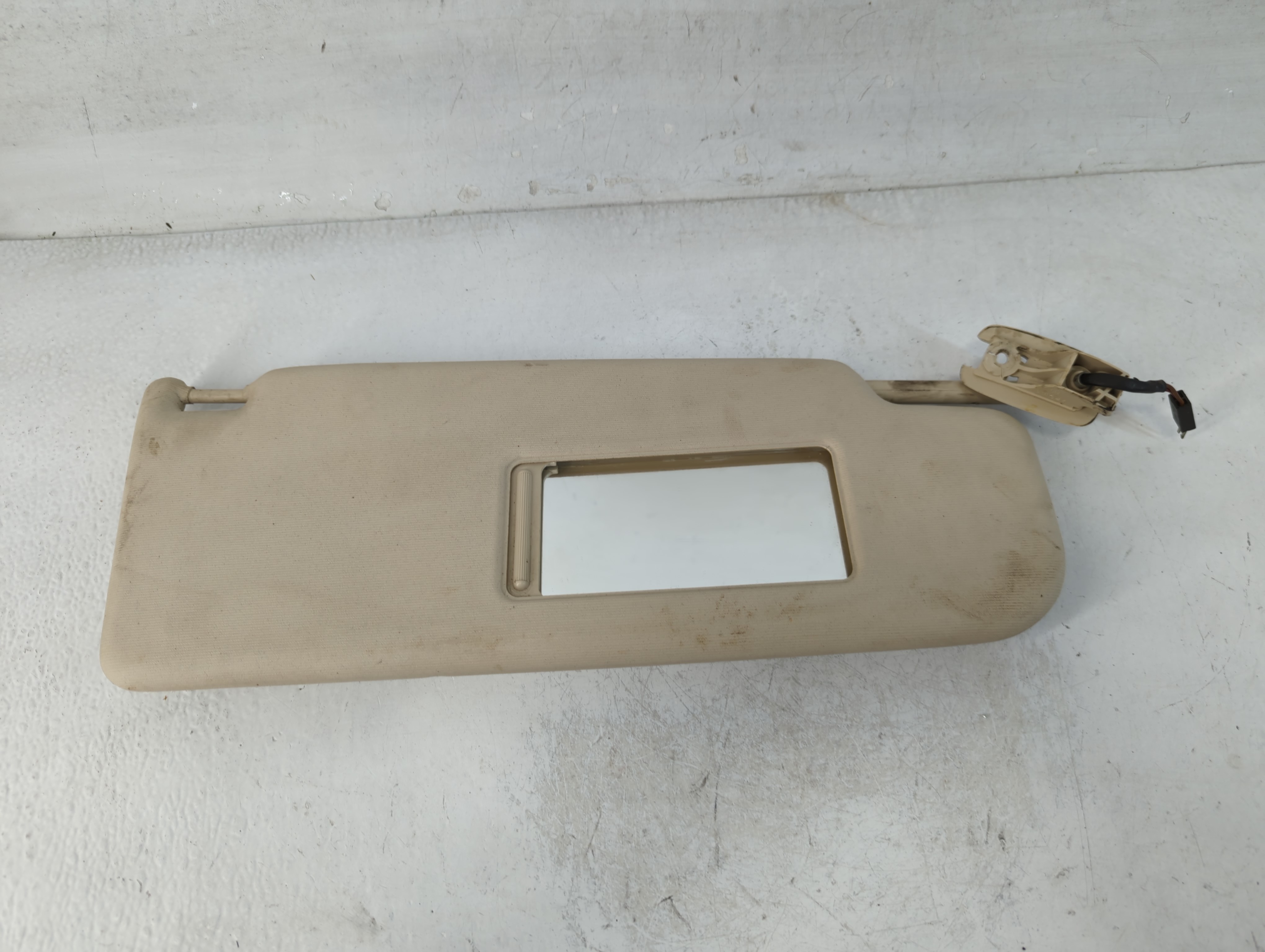 2009-2017 Volkswagen Cc Passenger Sun Visor Mirror Right Sunvisor Tan 847889 - Oemusedautoparts1.com