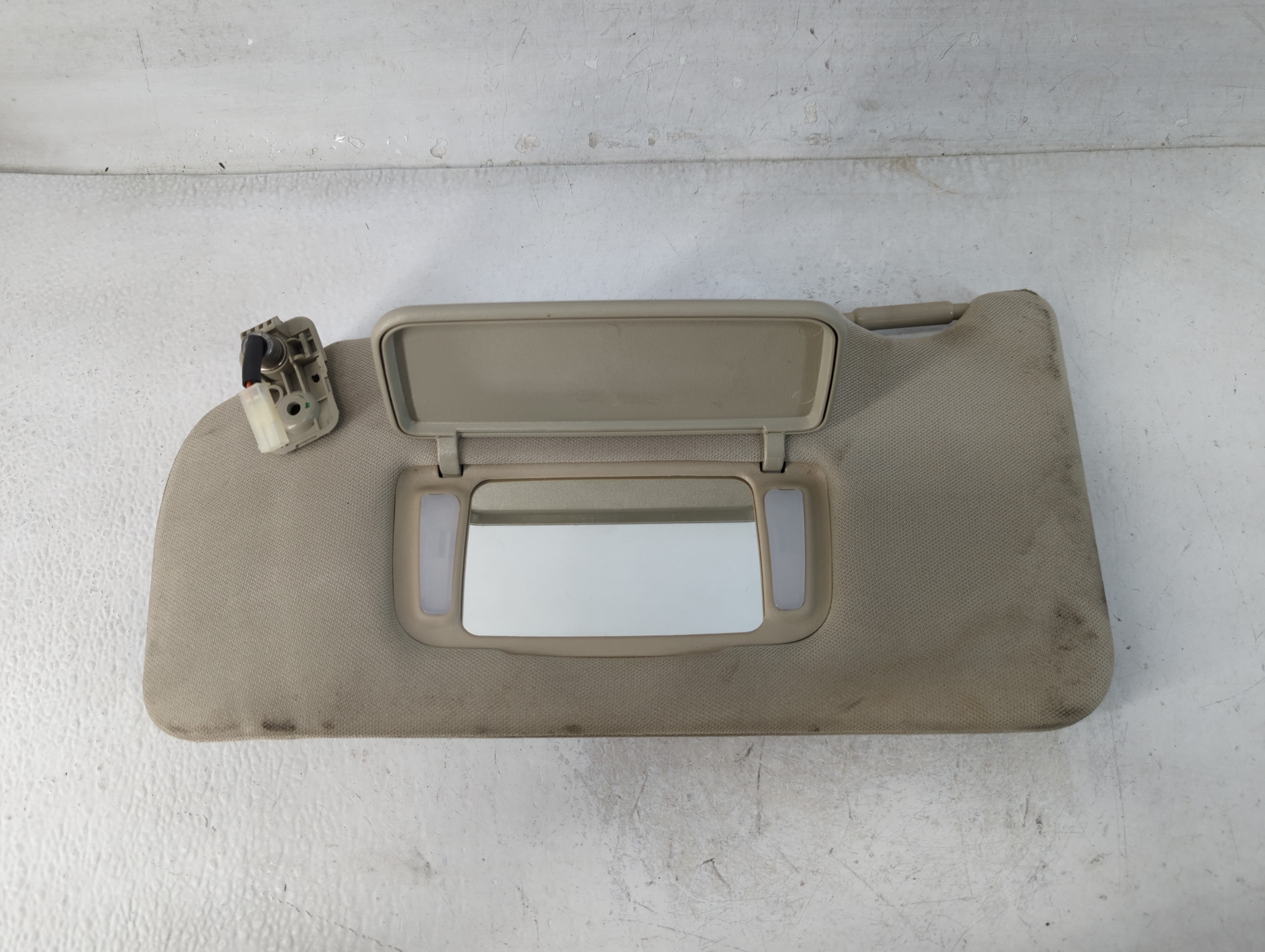 2007-2008 Nissan Altima Driver Sun Visor Mirror Left Sunvisor Grey 847890 - Oemusedautoparts1.com