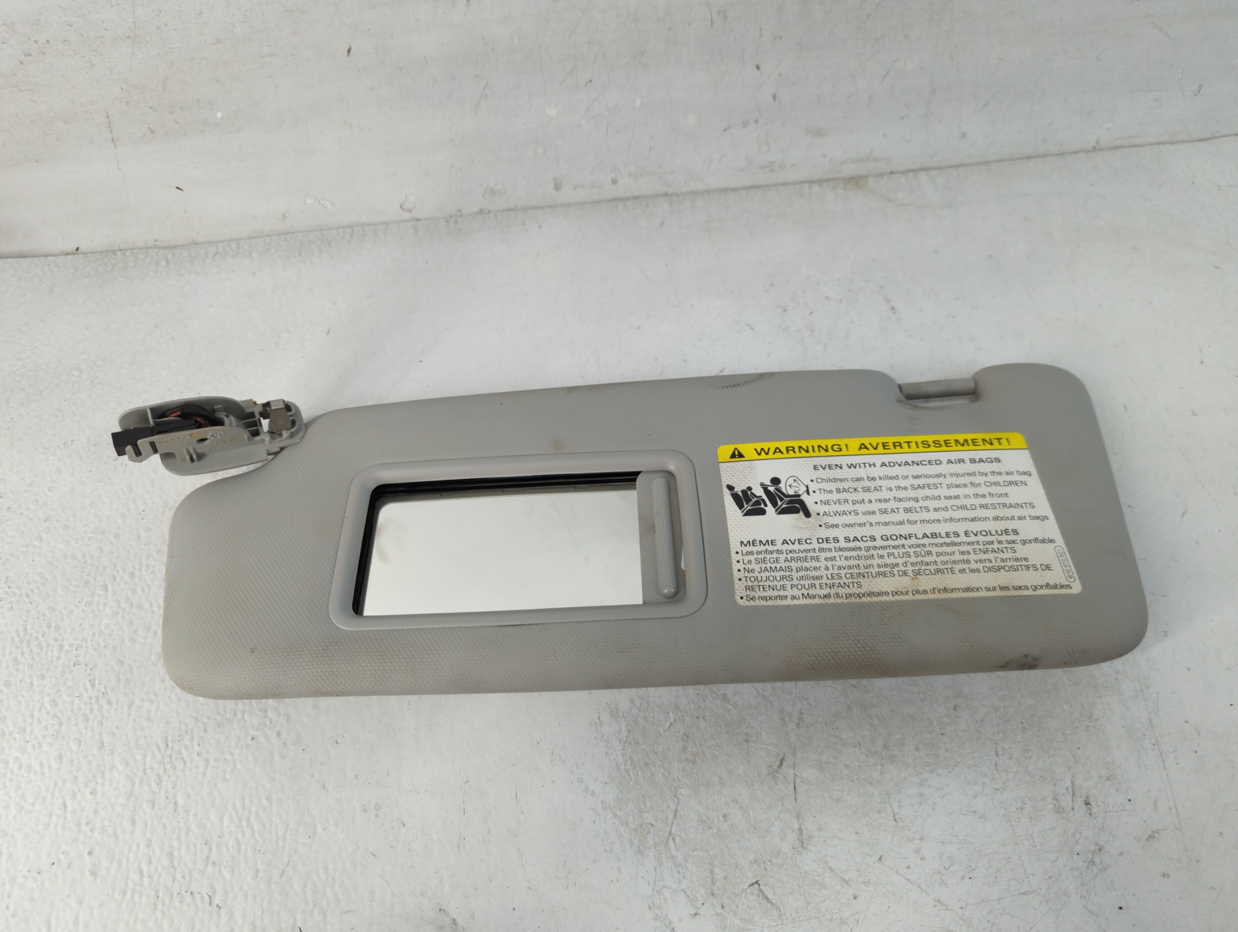 2013-2016 Audi A4 Driver Sun Visor Mirror Left Sunvisor Grey 847899 - Oemusedautoparts1.com