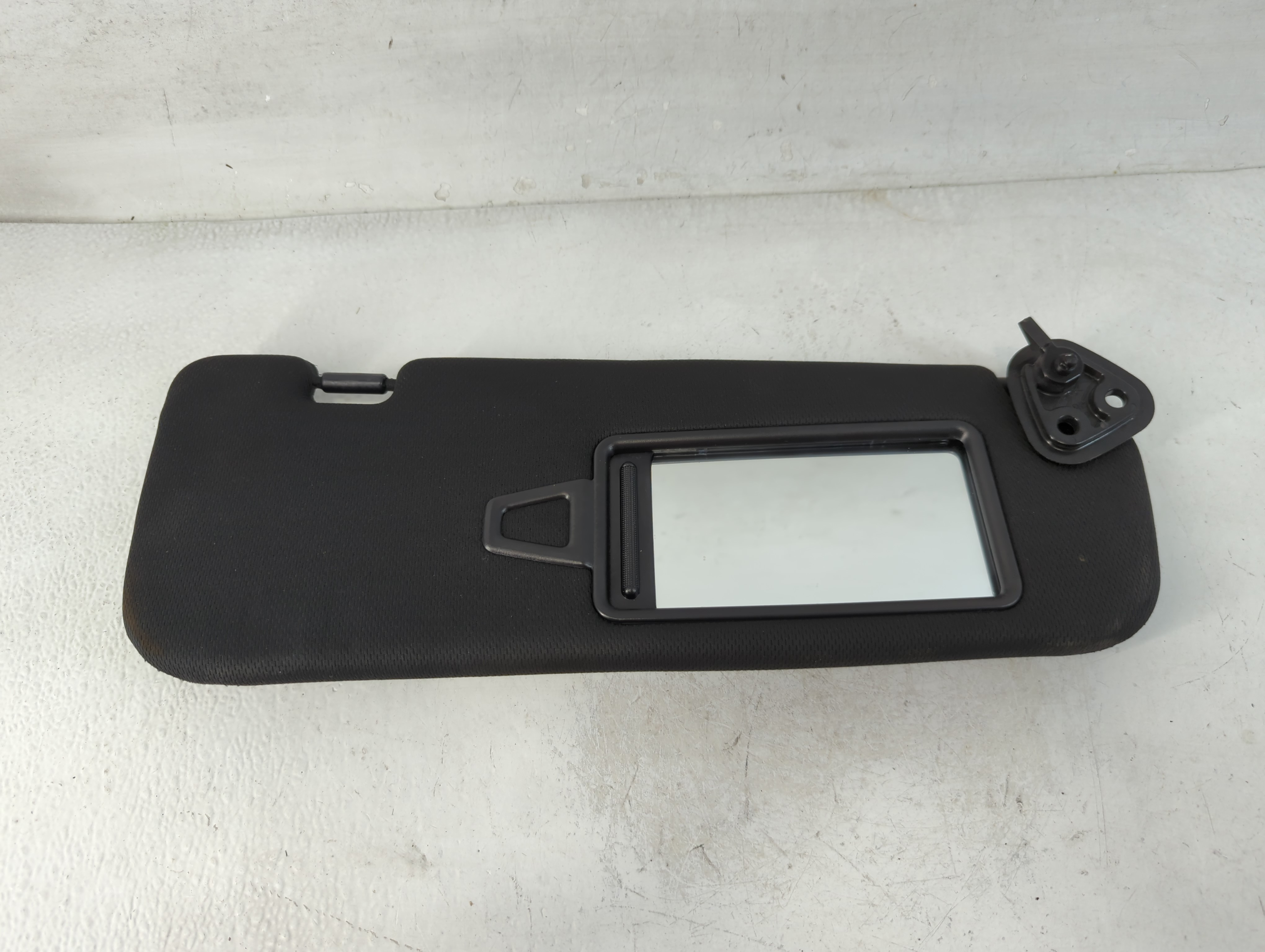 2009-2016 Hyundai Genesis Passenger Sun Visor Mirror Right Sunvisor Black 847900 - Oemusedautoparts1.com