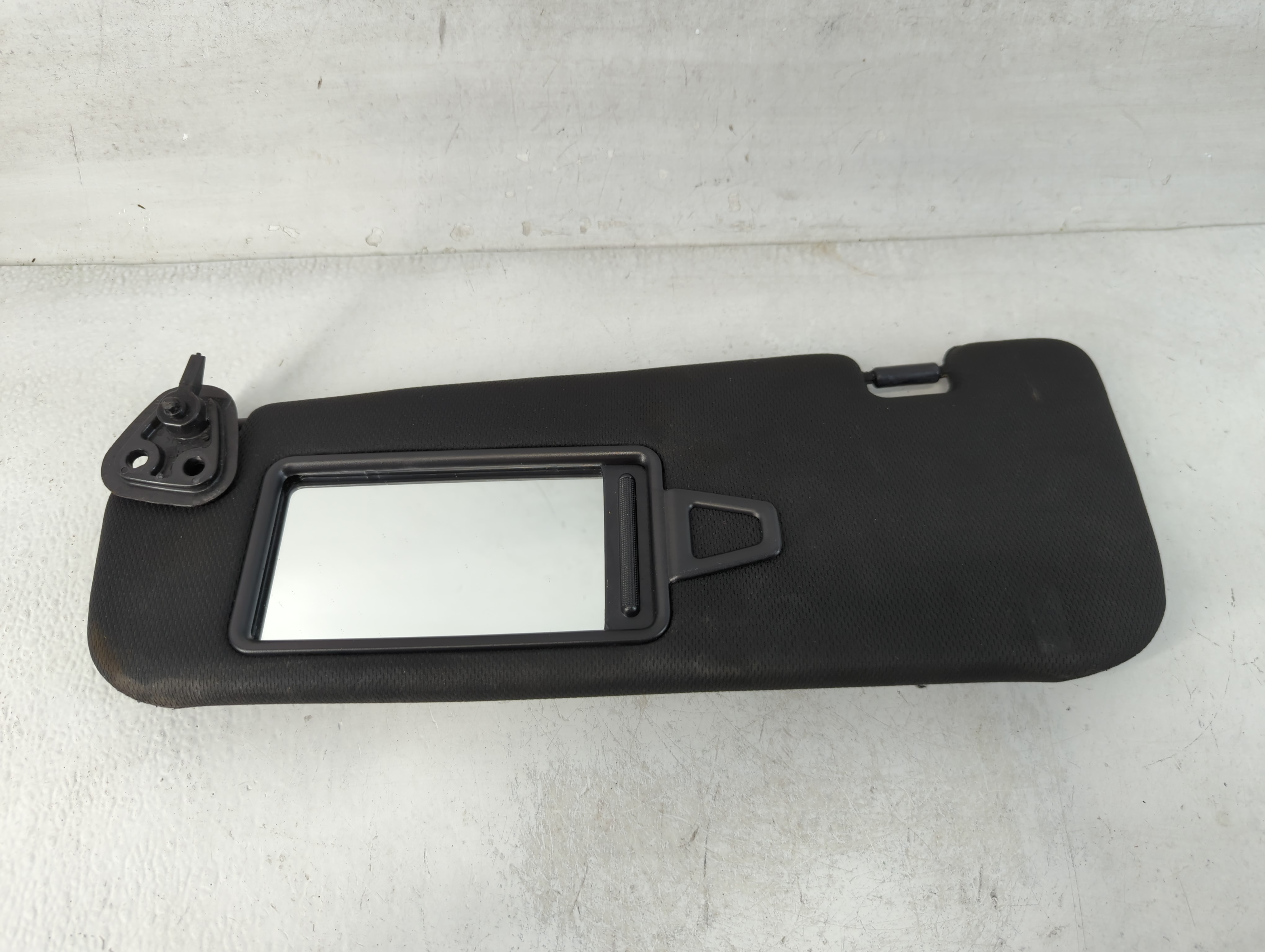 2009-2016 Hyundai Genesis Driver Sun Visor Mirror Left Sunvisor Black 847901 - Oemusedautoparts1.com