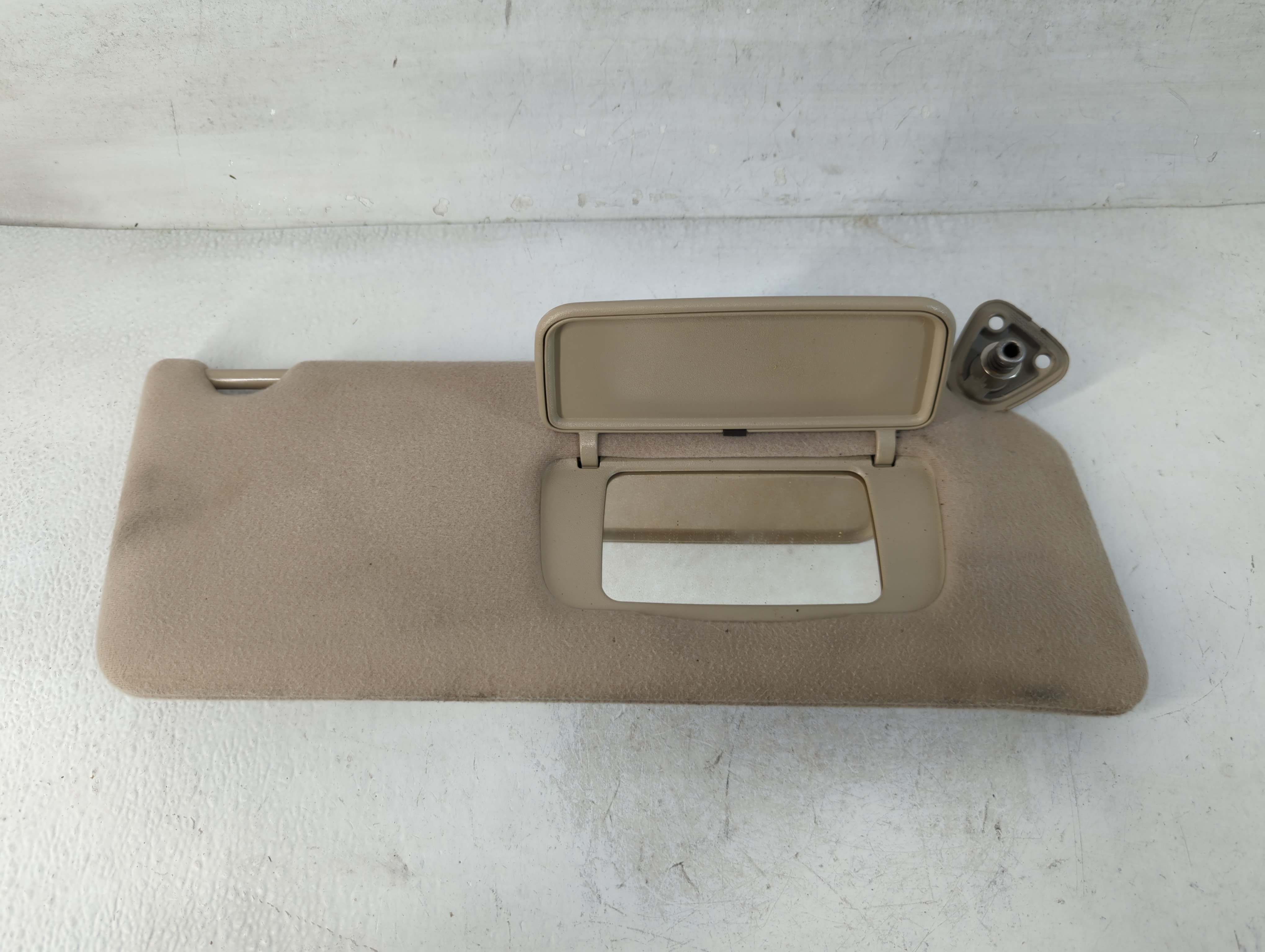 Picture of 2002-2006 Toyota Camry Passenger Sun Visor Mirror Right Sunvisor Tan 847904