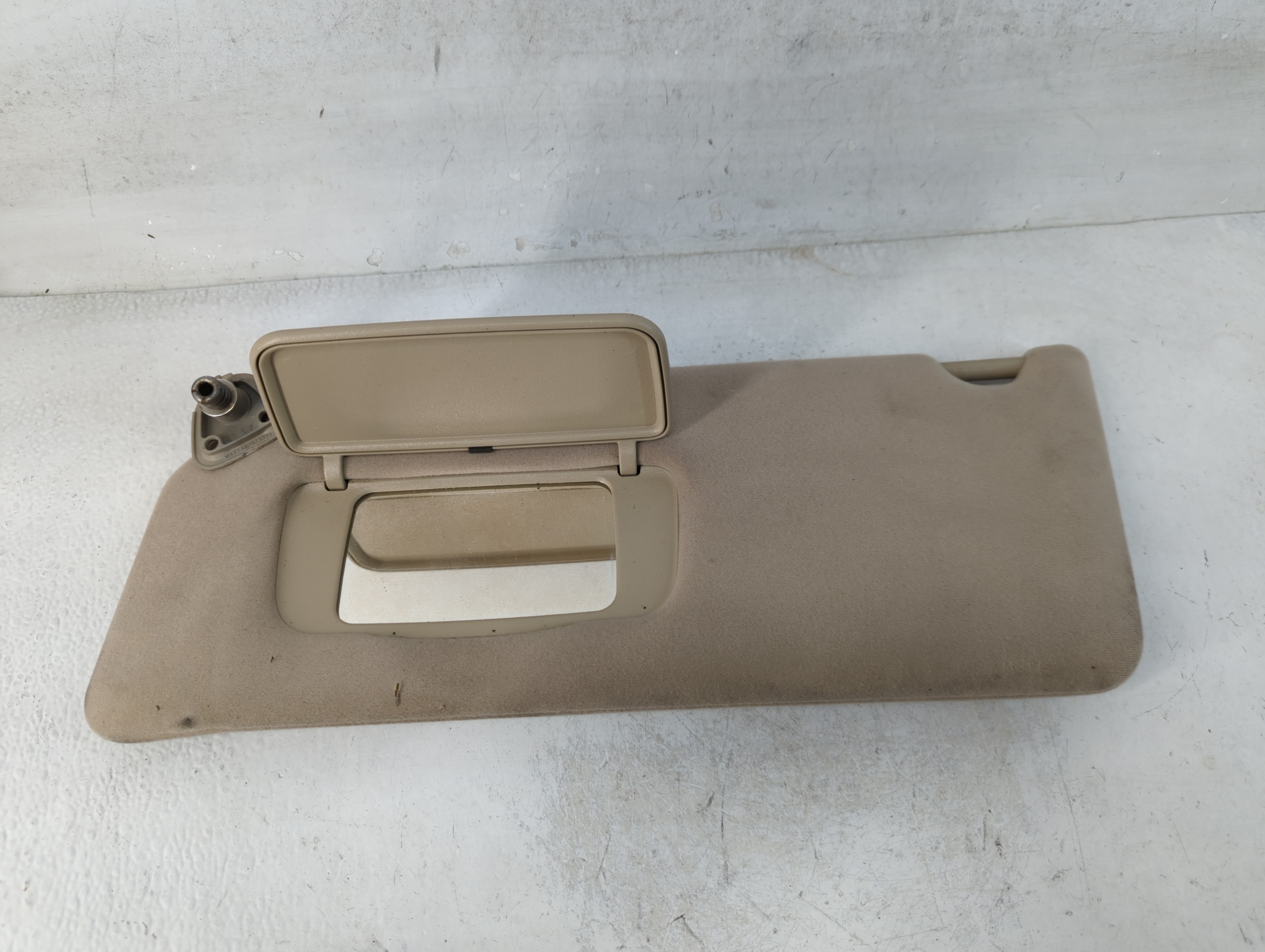 2002-2006 Toyota Camry Driver Sun Visor Mirror Left Sunvisor Tan 847905 - Oemusedautoparts1.com