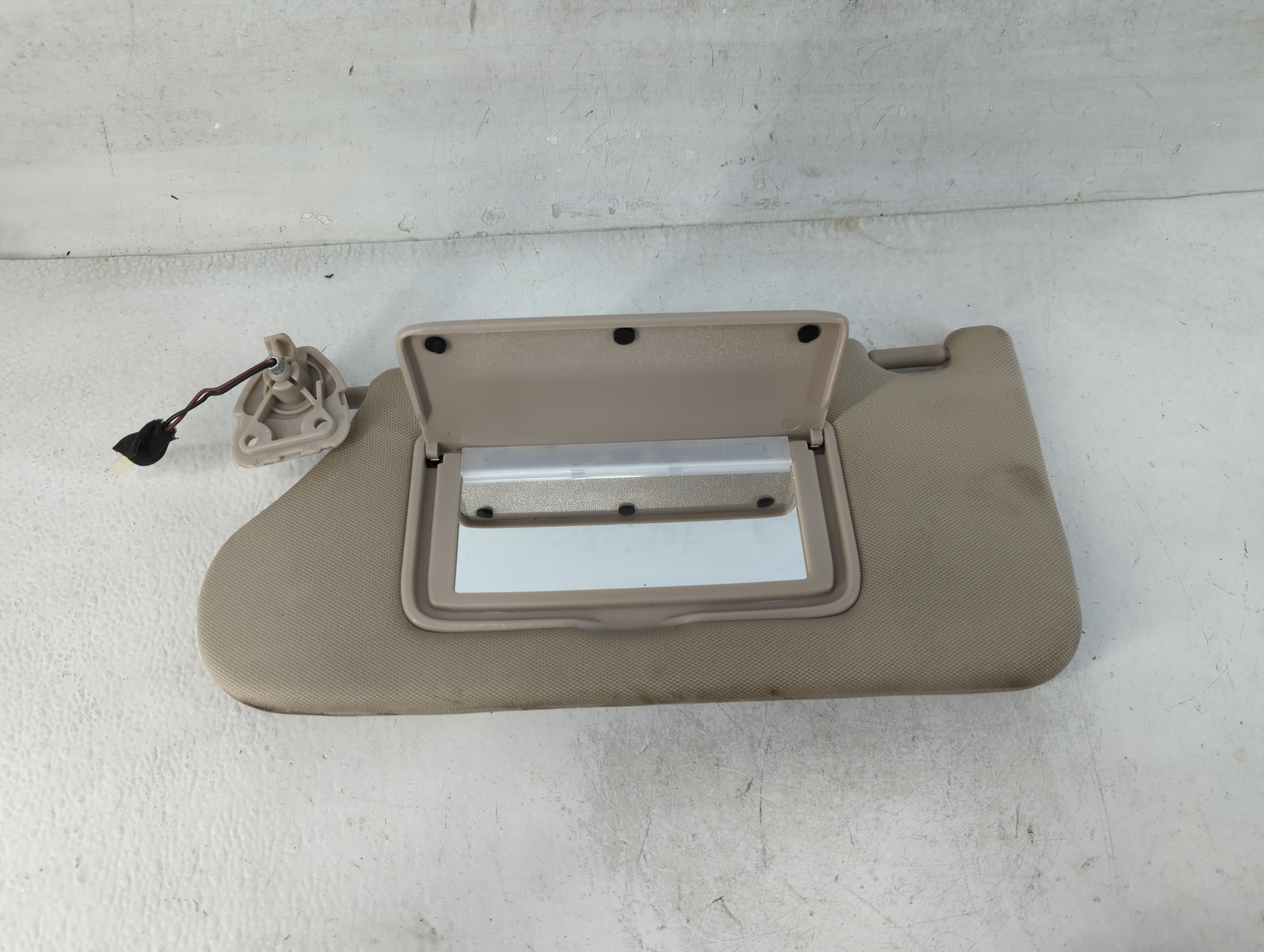 2013-2018 Nissan Altima Driver Sun Visor Mirror Left Sunvisor Grey 847907 - Oemusedautoparts1.com