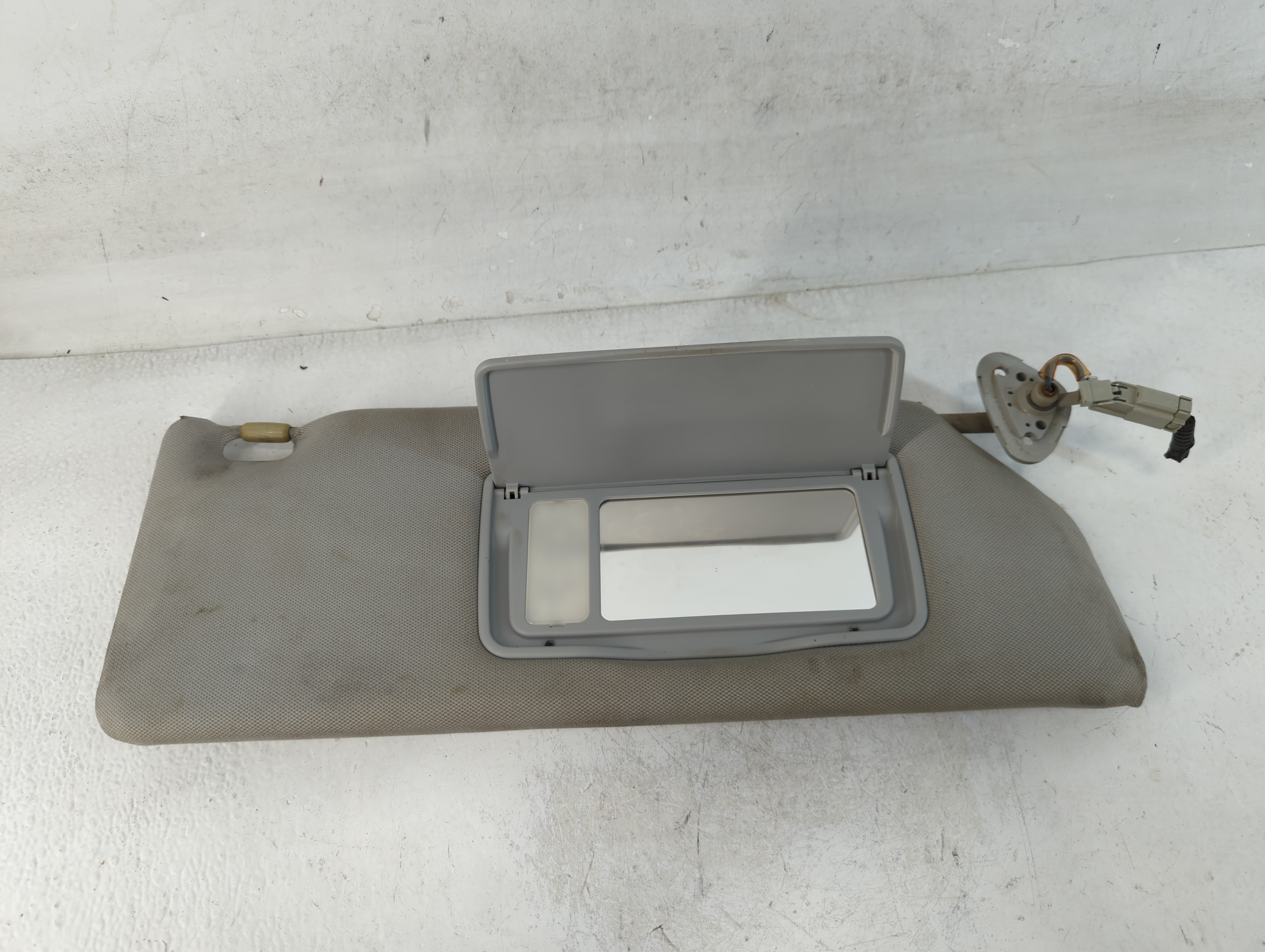2006-2006 Honda Ridgeline Passenger Sun Visor Mirror Right Sunvisor Grey 847913 - Oemusedautoparts1.com
