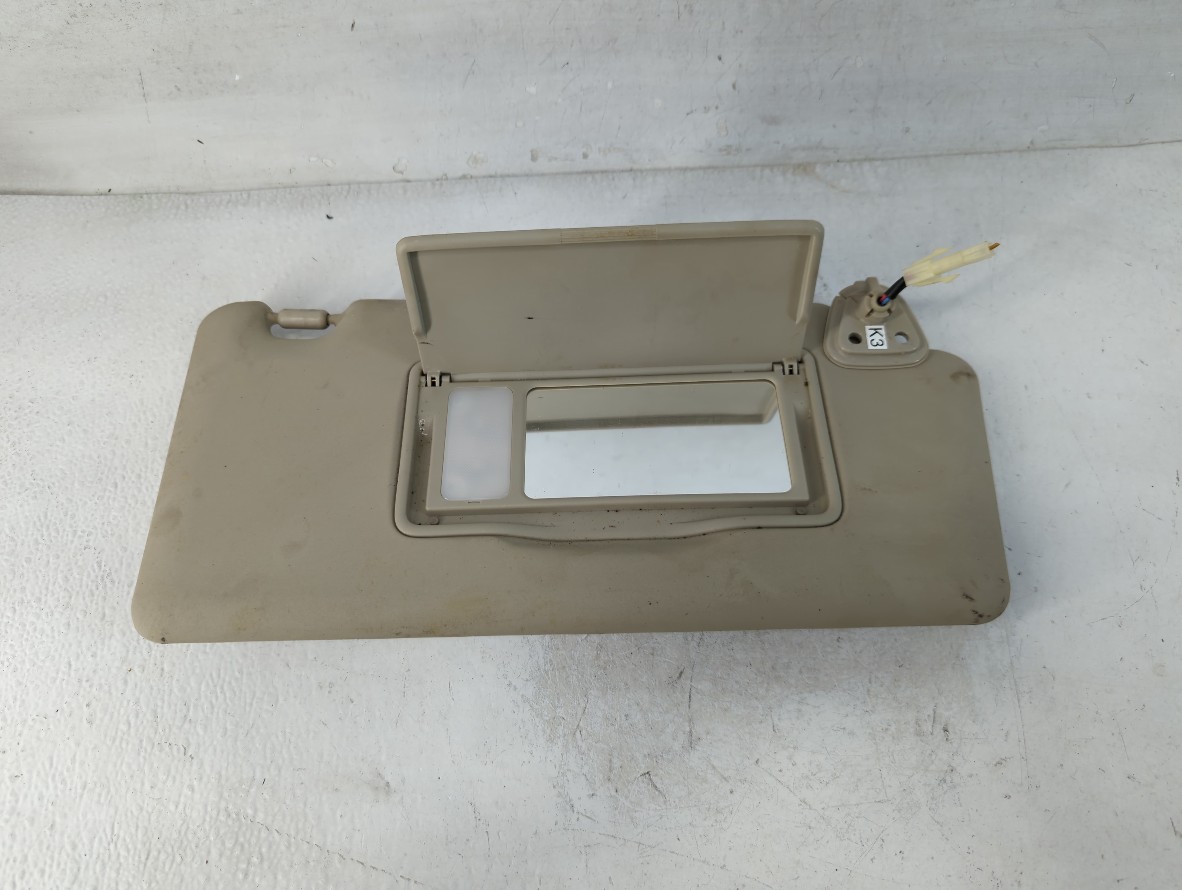Picture of 2011-2015 Nissan Rogue Passenger Sun Visor Mirror Right Sunvisor Grey 847914