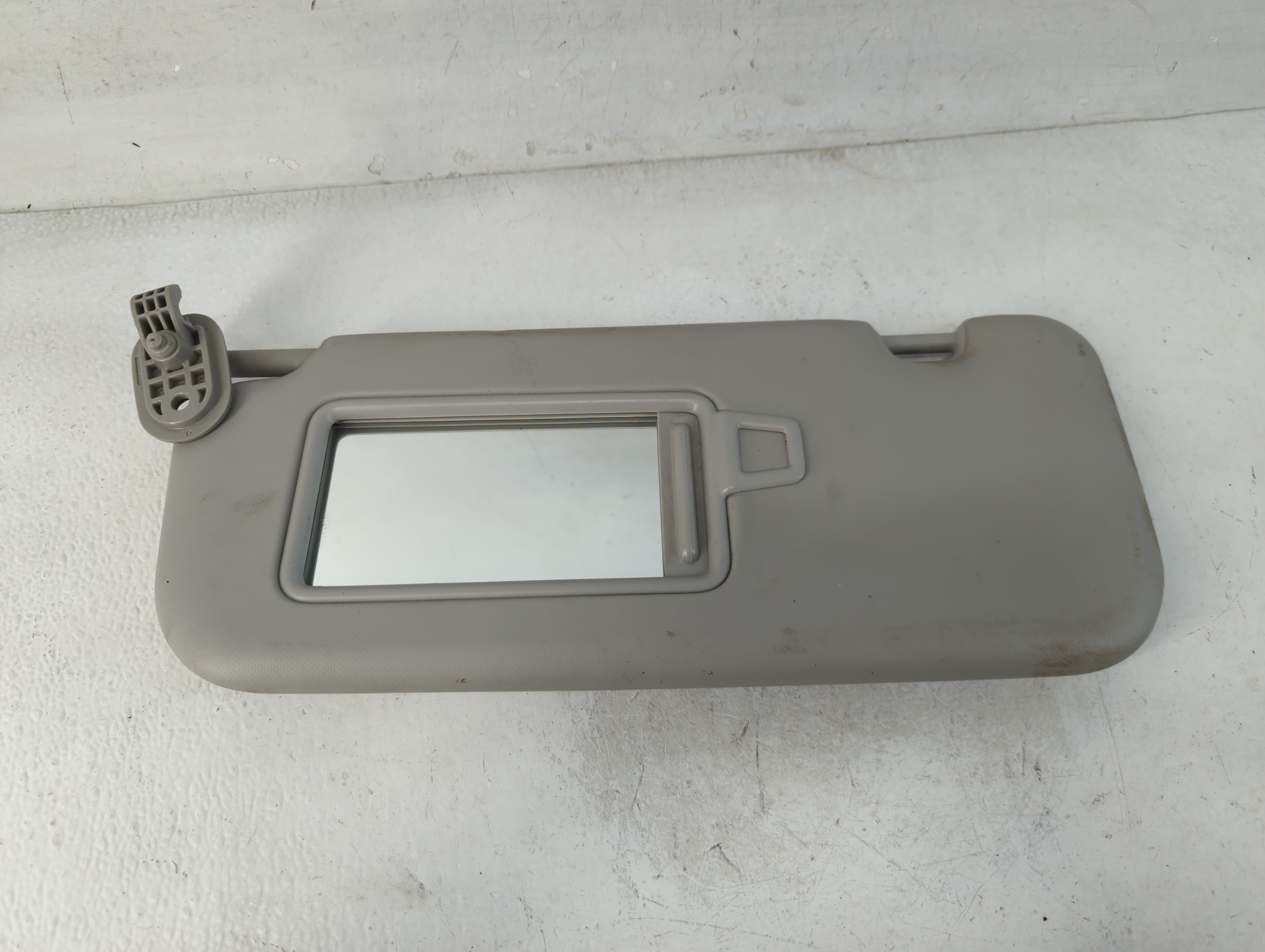 Picture of 2018-2020 Kia Rio Driver Sun Visor Mirror Left Sunvisor Pale Grey 847949