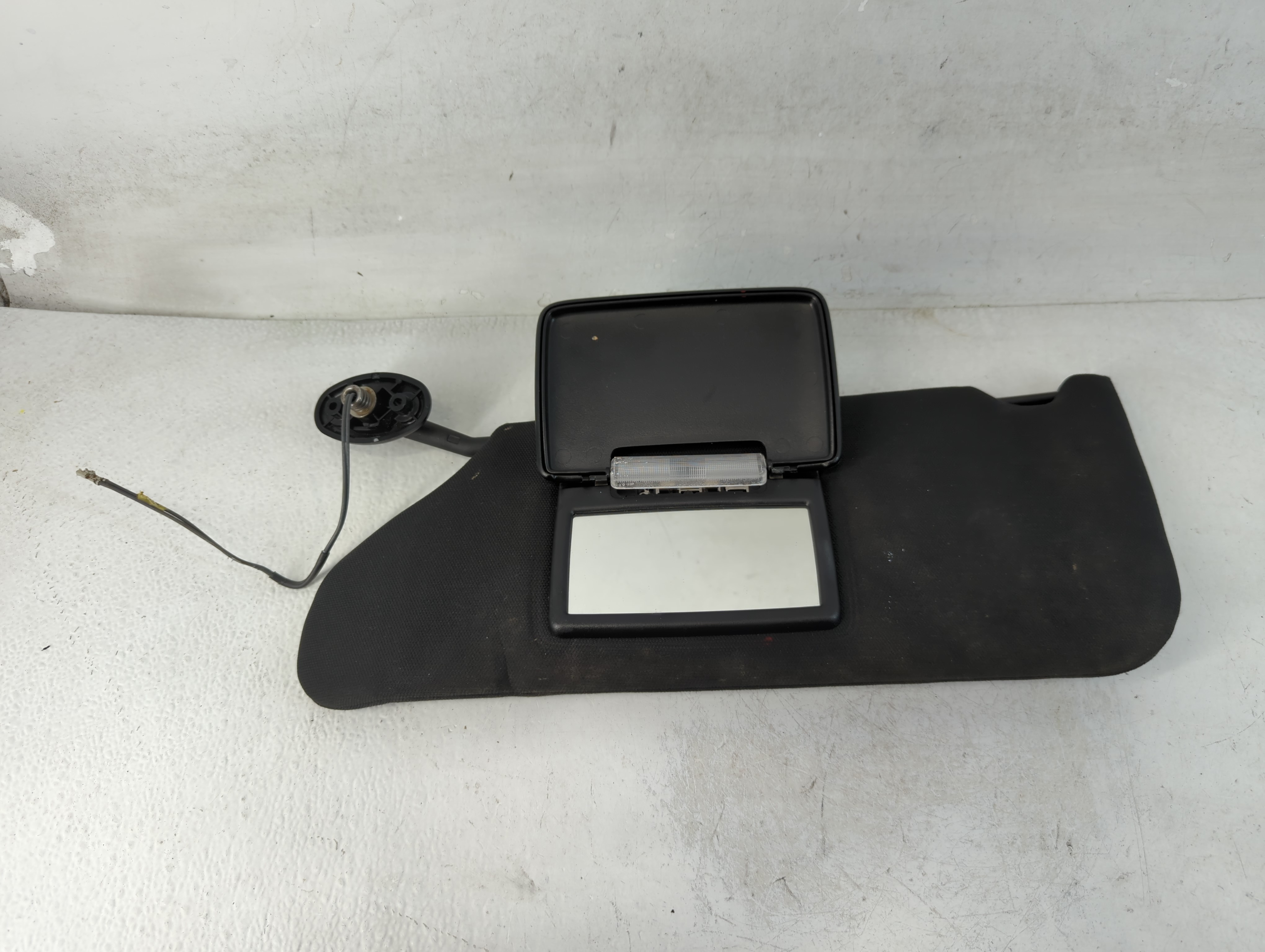 2011-2014 Dodge Avenger Driver Sun Visor Mirror Left Sunvisor Black 847952 - Oemusedautoparts1.com