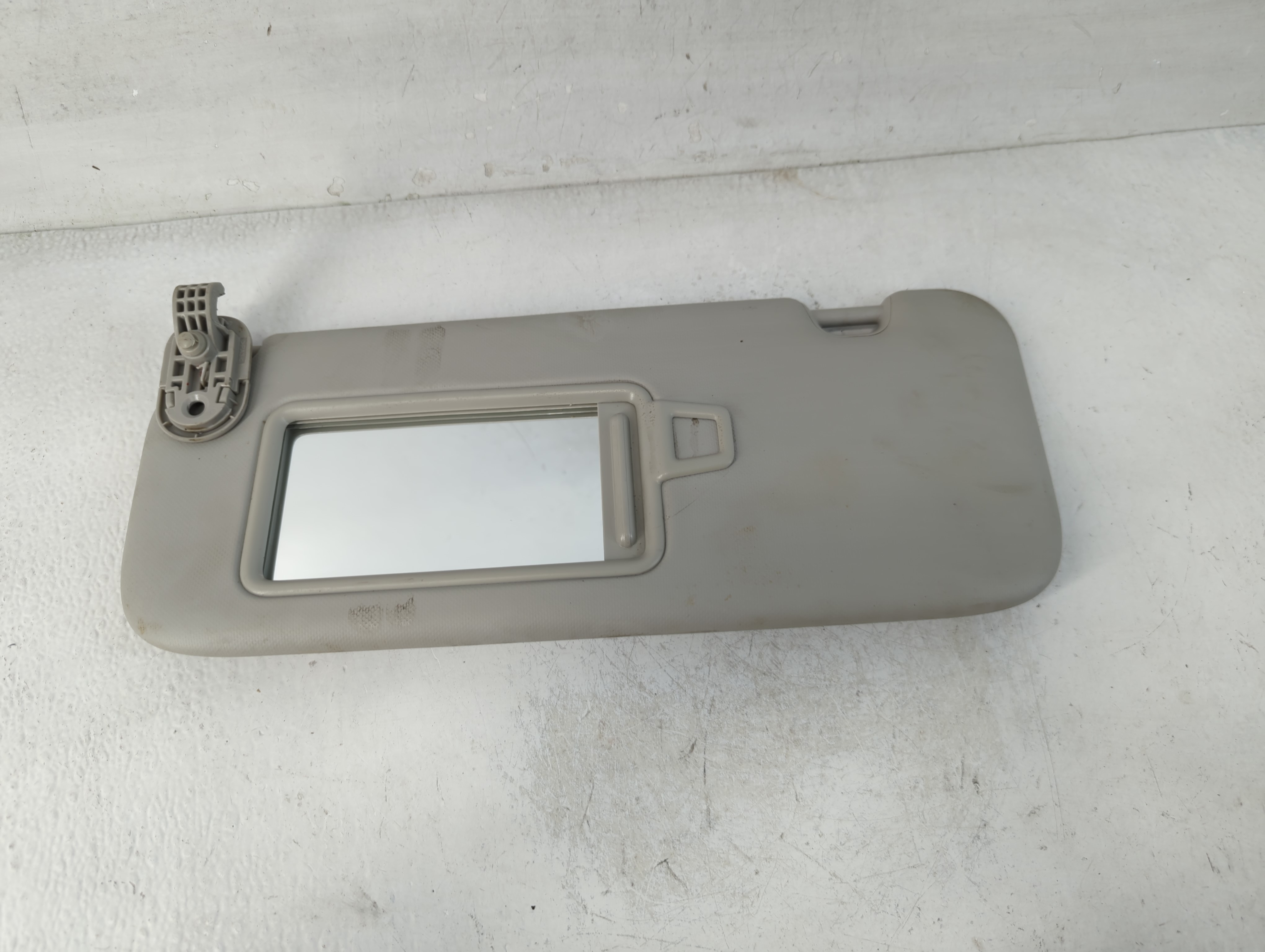 2019-2021 Kia Forte Driver Sun Visor Mirror Left Sunvisor Pale Grey 847955 - Oemusedautoparts1.com