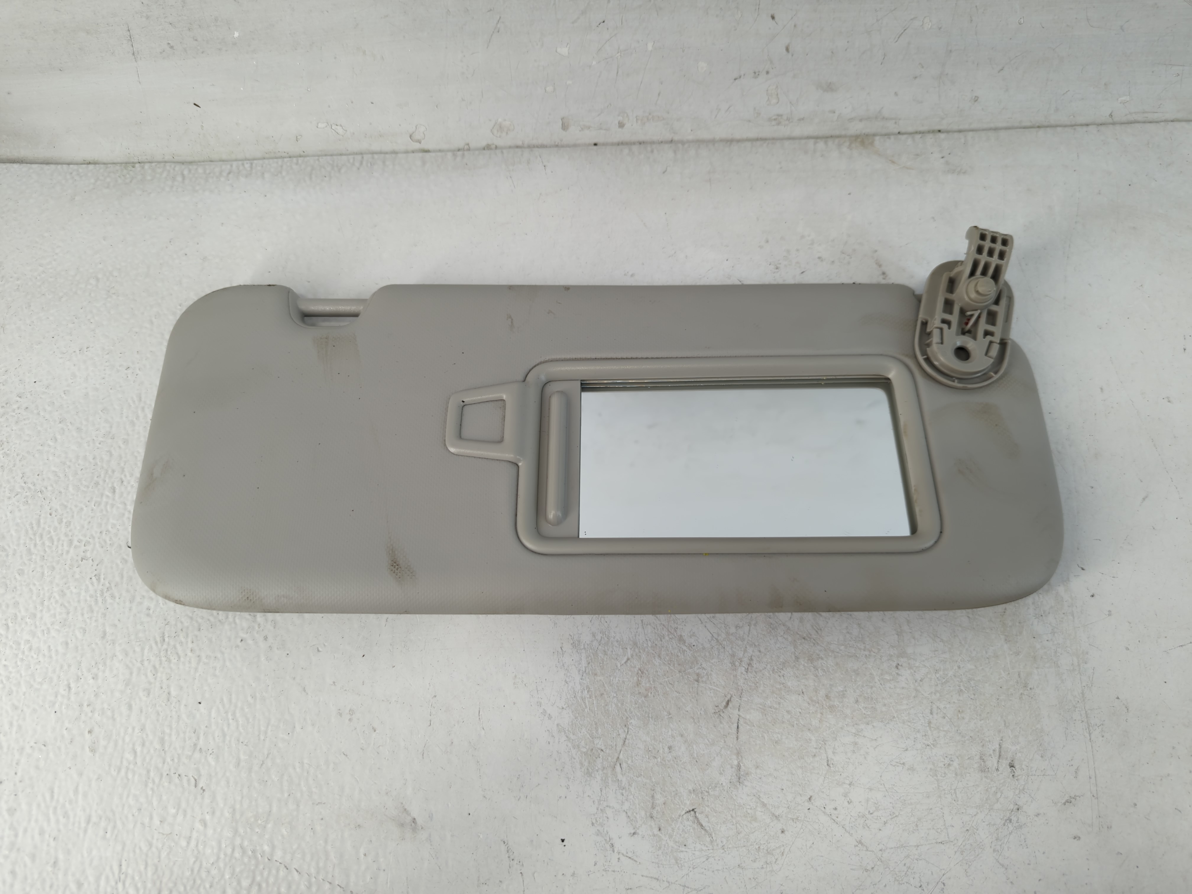 2019-2021 Kia Forte Passenger Sun Visor Mirror Right Sunvisor Pale Grey 847961 - Oemusedautoparts1.com