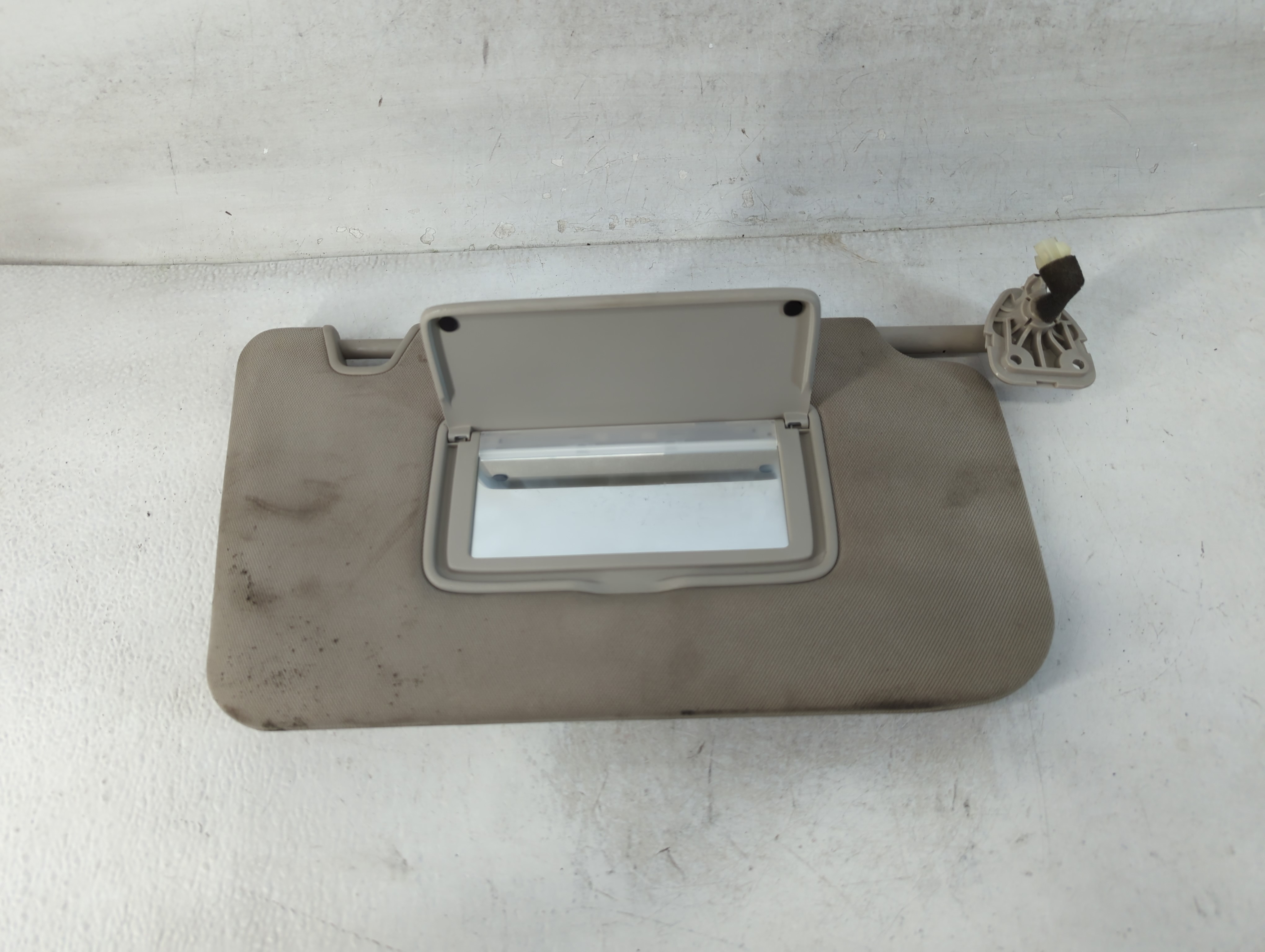 Picture of 2014-2017 Nissan Rogue Passenger Sun Visor Mirror Right Sunvisor Grey 847967