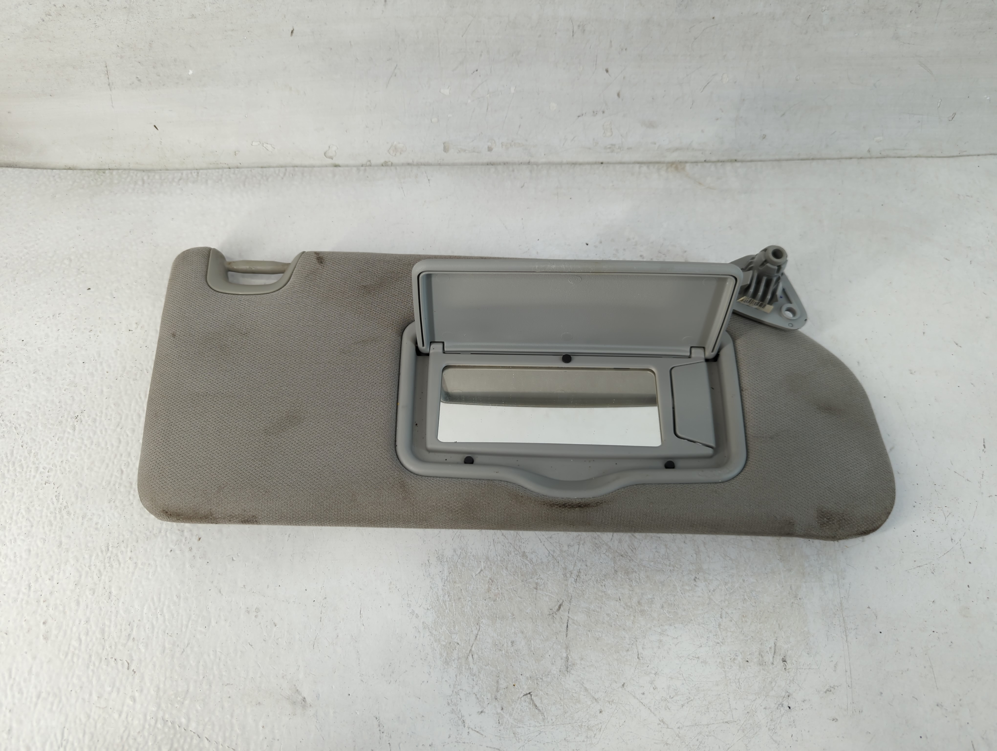2013 Mitsubishi Outlander Sport Passenger Sun Visor Mirror Right Sunvisor 847990 - Oemusedautoparts1.com