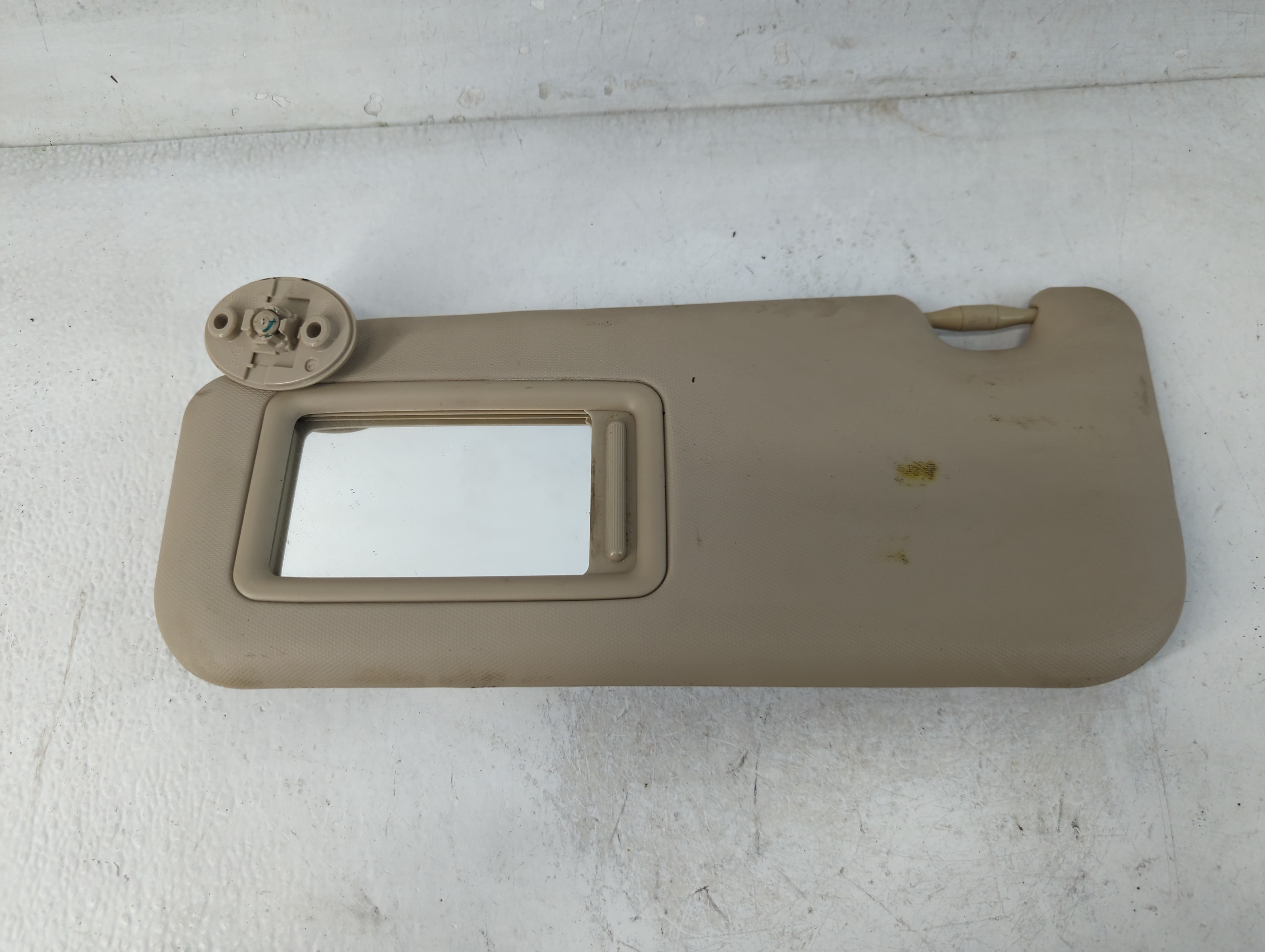 2014-2016 Toyota Corolla Driver Sun Visor Mirror Left Sunvisor Tan 848002 - Oemusedautoparts1.com
