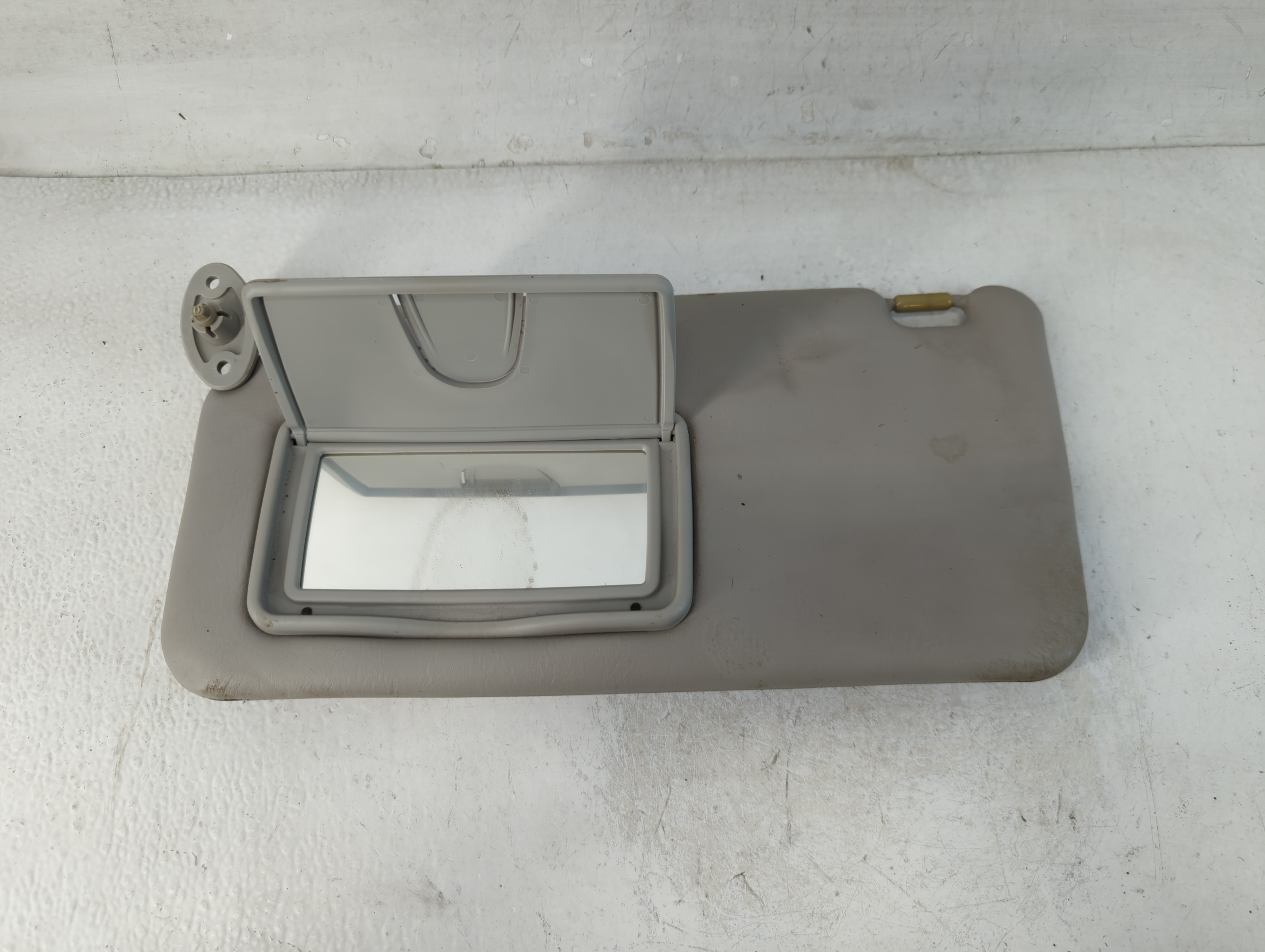 2007-2013 Suzuki Sx4 Driver Sun Visor Mirror Left Sunvisor Grey 848004 - Oemusedautoparts1.com